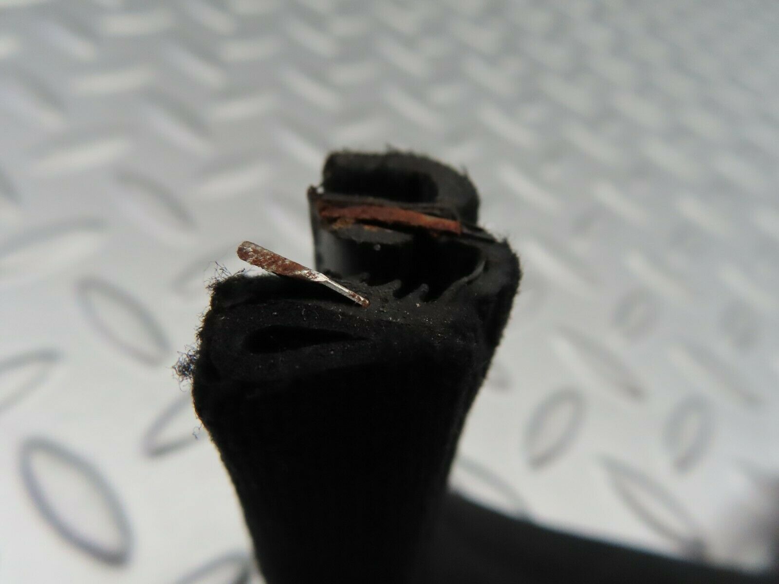 6639 Mercedes-Benz S124 E220 Wagon Front Right Cloth Covered Door Seal