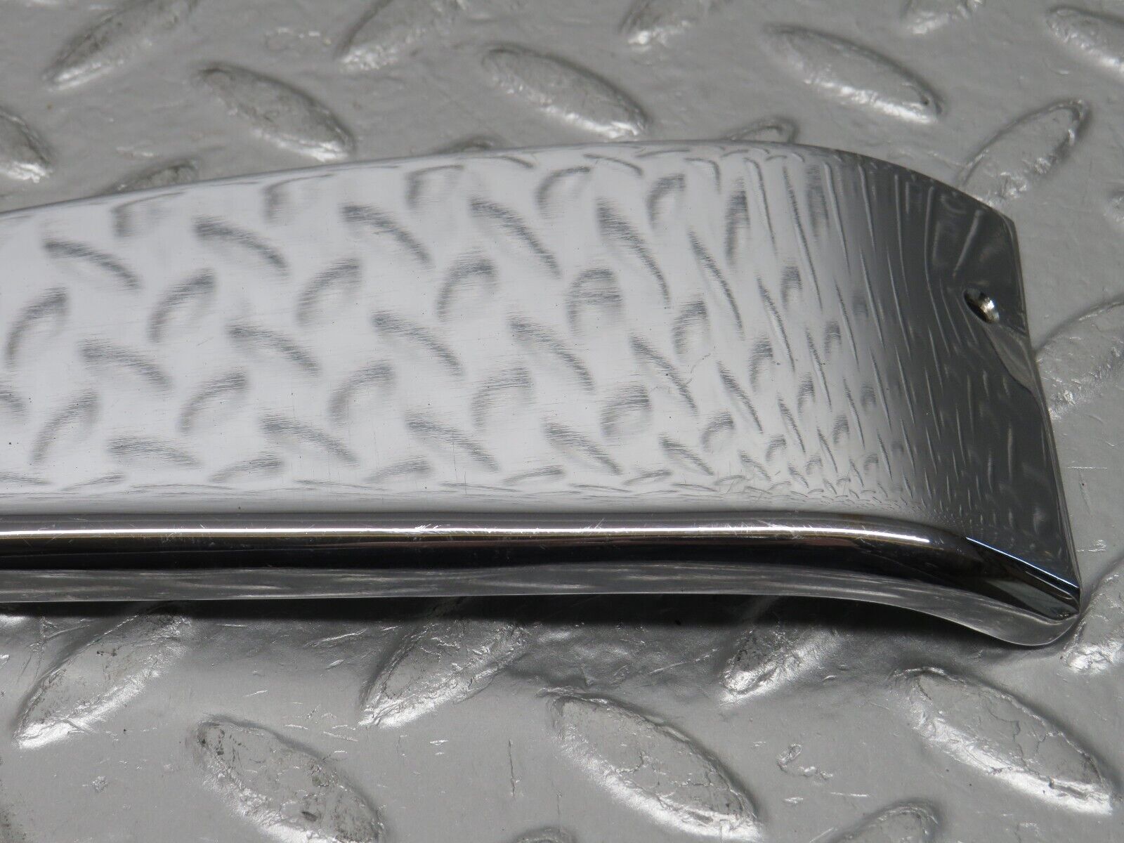 0736 Mercedes-Benz C107 350SLC Coupe Door Chrome Cover Left Side