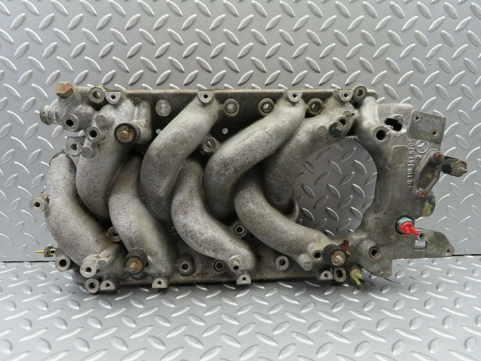 6417 Mercedes-Benz W126 380SE Intake Manifold 1161415701