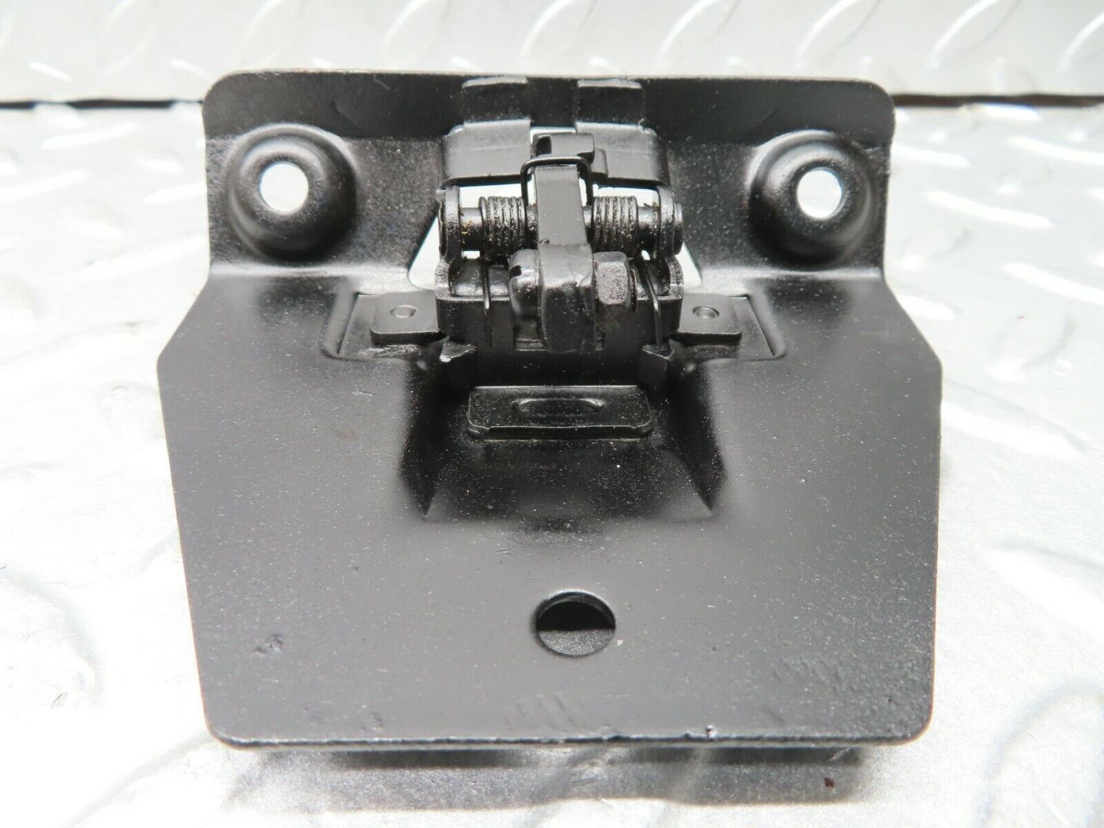 16701 Mercedes-Benz C107 380SLC Trunk Boot Lock Latch 1137500285