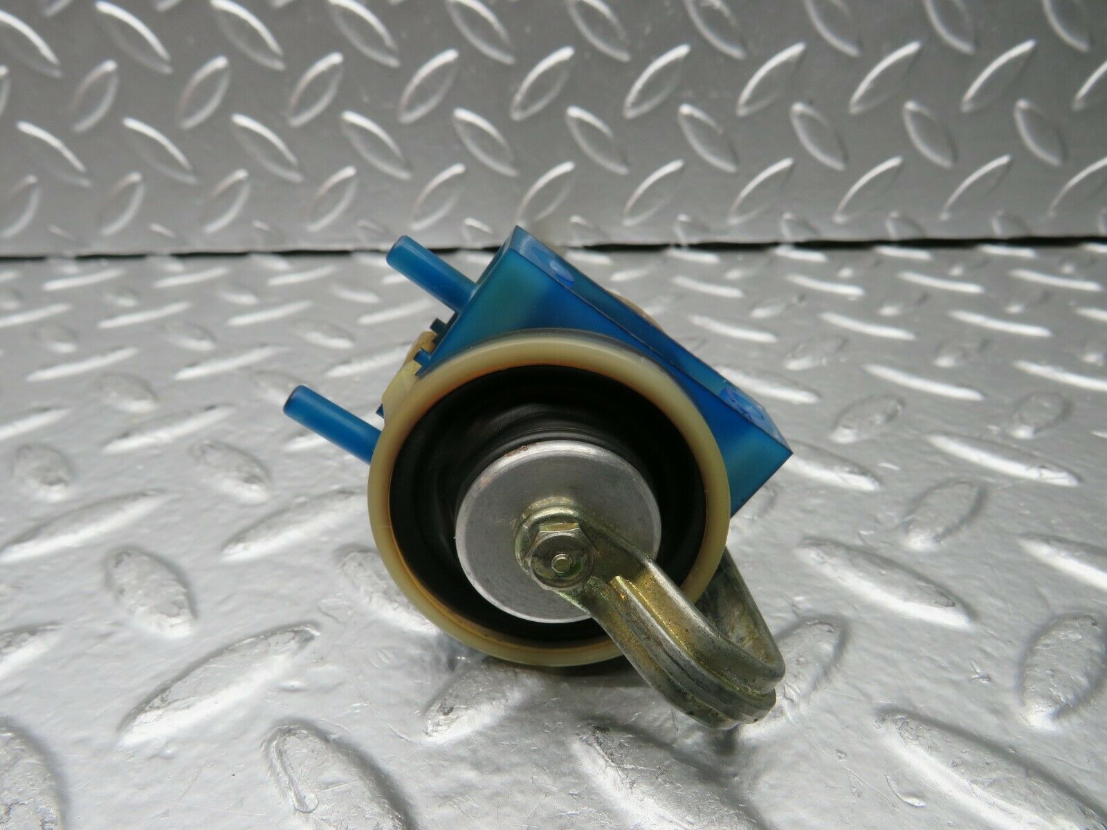 22788 Mercedes-Benz C107 450SLC Coupe Trunk Lock Vacuum Actuator