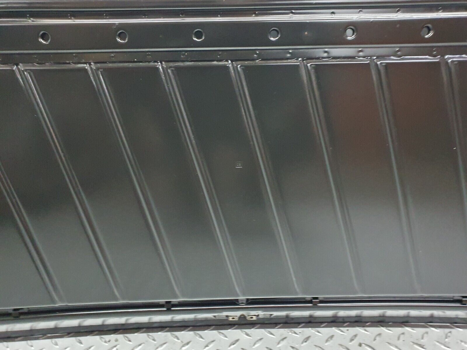 41142 Mercedes-Benz W126 300SE Power Sunroof Frame