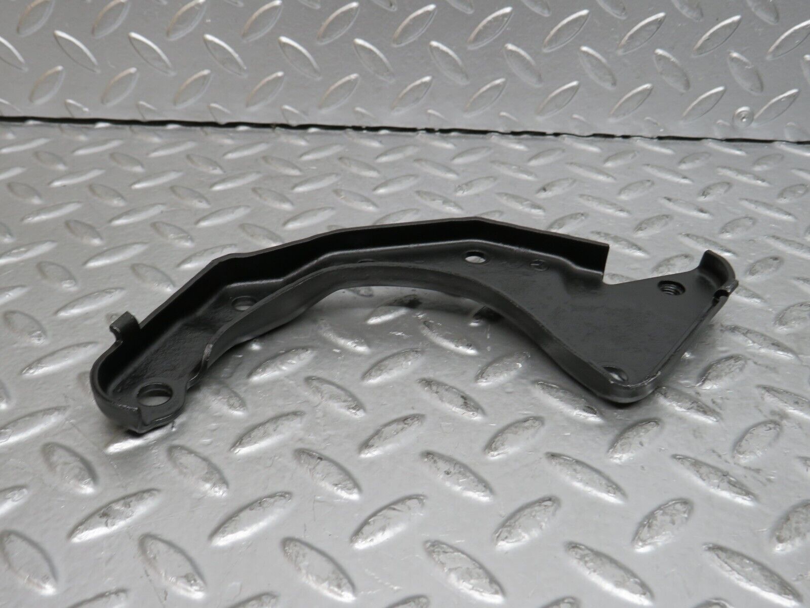 29559 Mercedes-Benz W124 230E Power Steering Pump Bracket