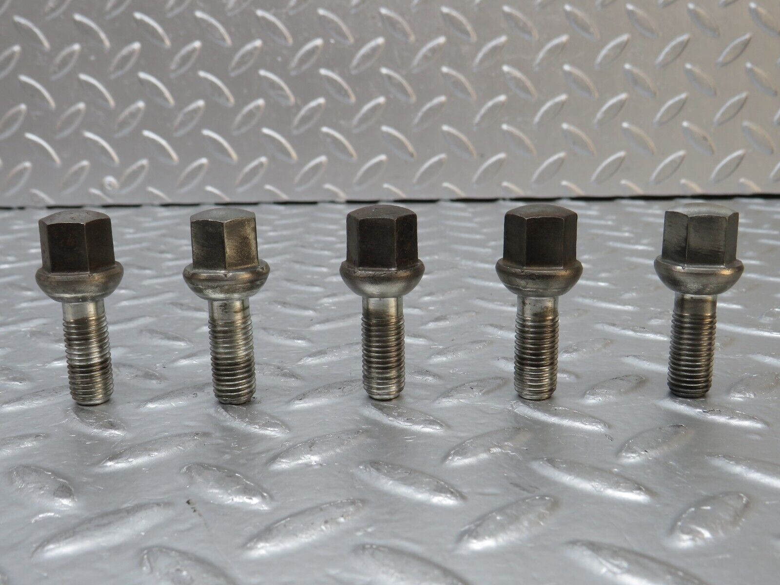 32232 Mercedes-Benz 5x Alloy Wheel Lug Bolt M12x1.5