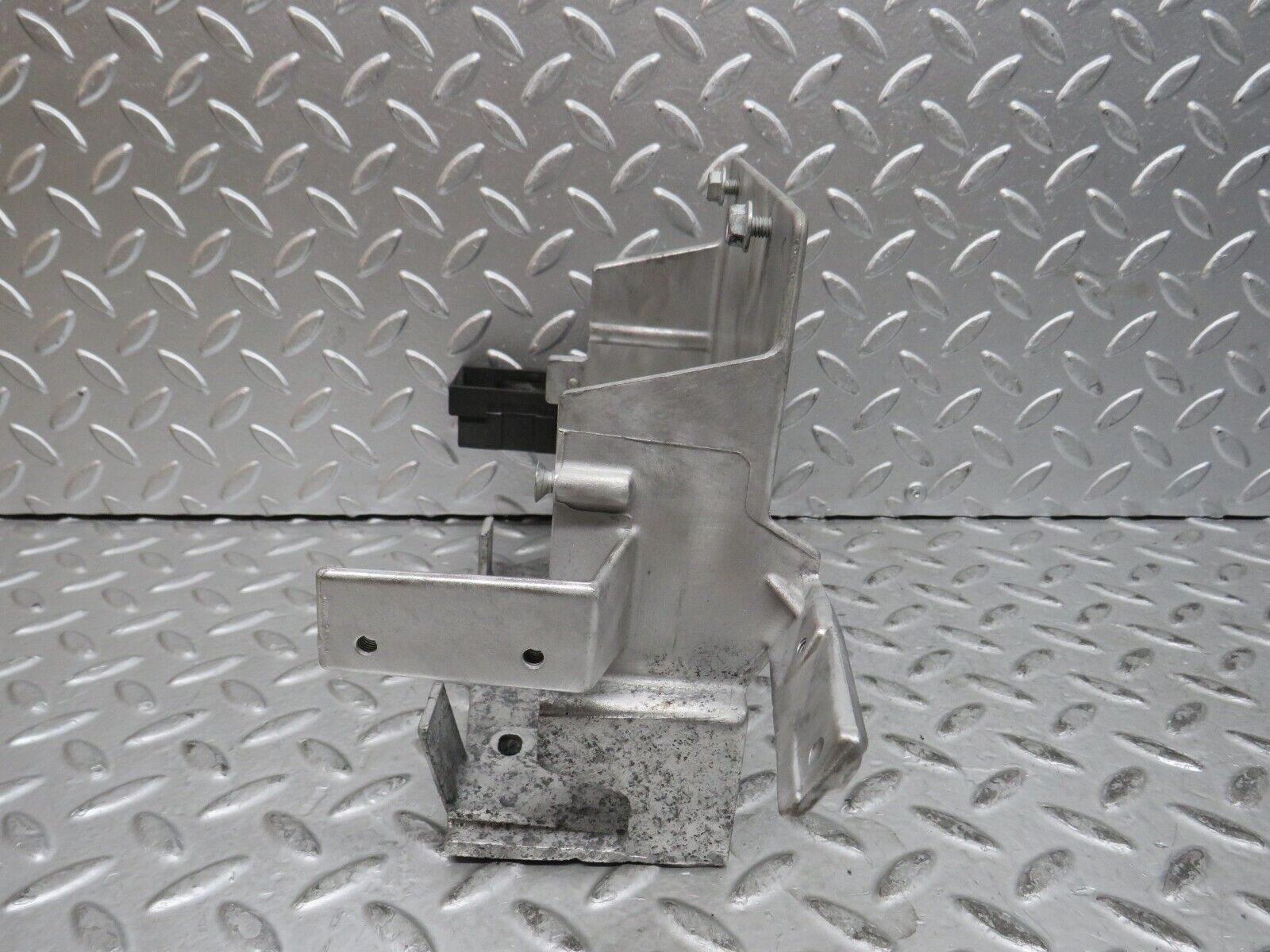 29051 Mercedes-Benz C124 320CE Engine Control Unit Tray Bracket 1245404973