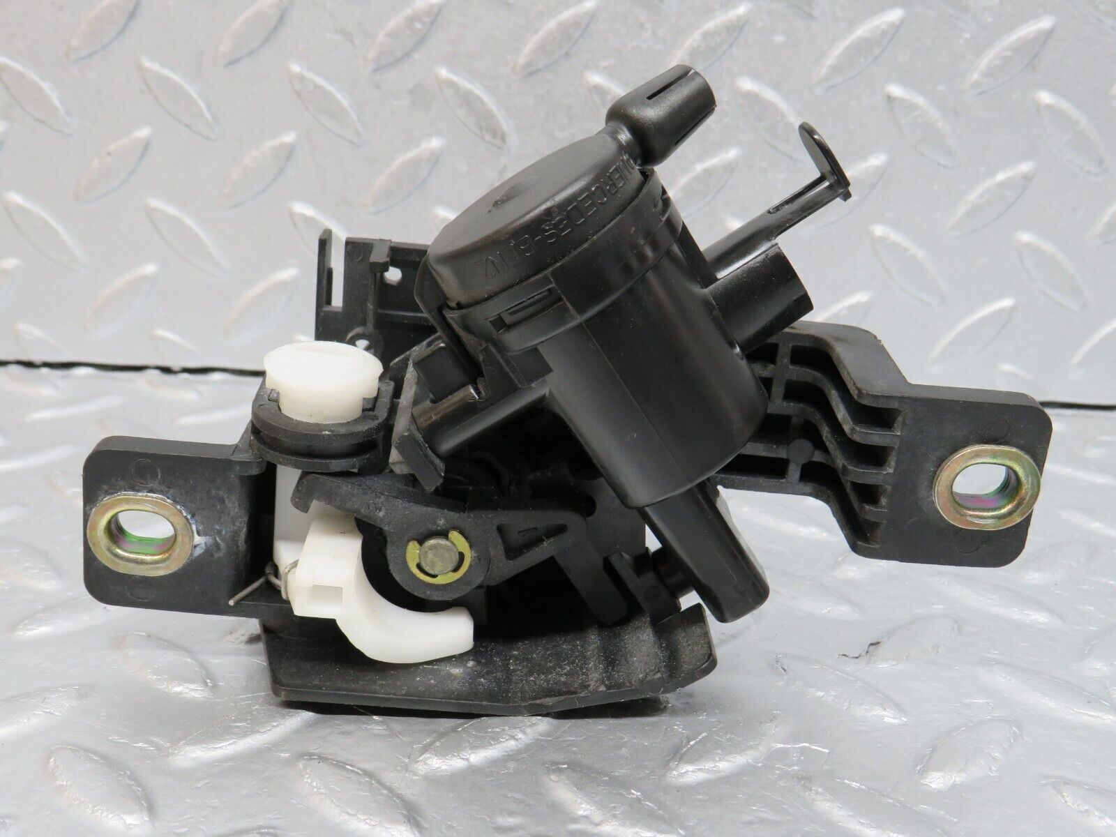 39772 Mercedes-Benz R129 320SL Coupe Trunk Lock With Key