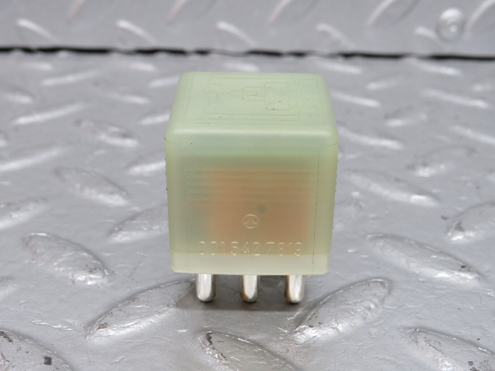 39645 Mercedes-Benz R129 320SL Coupe Door Window Control Relay 0015427819