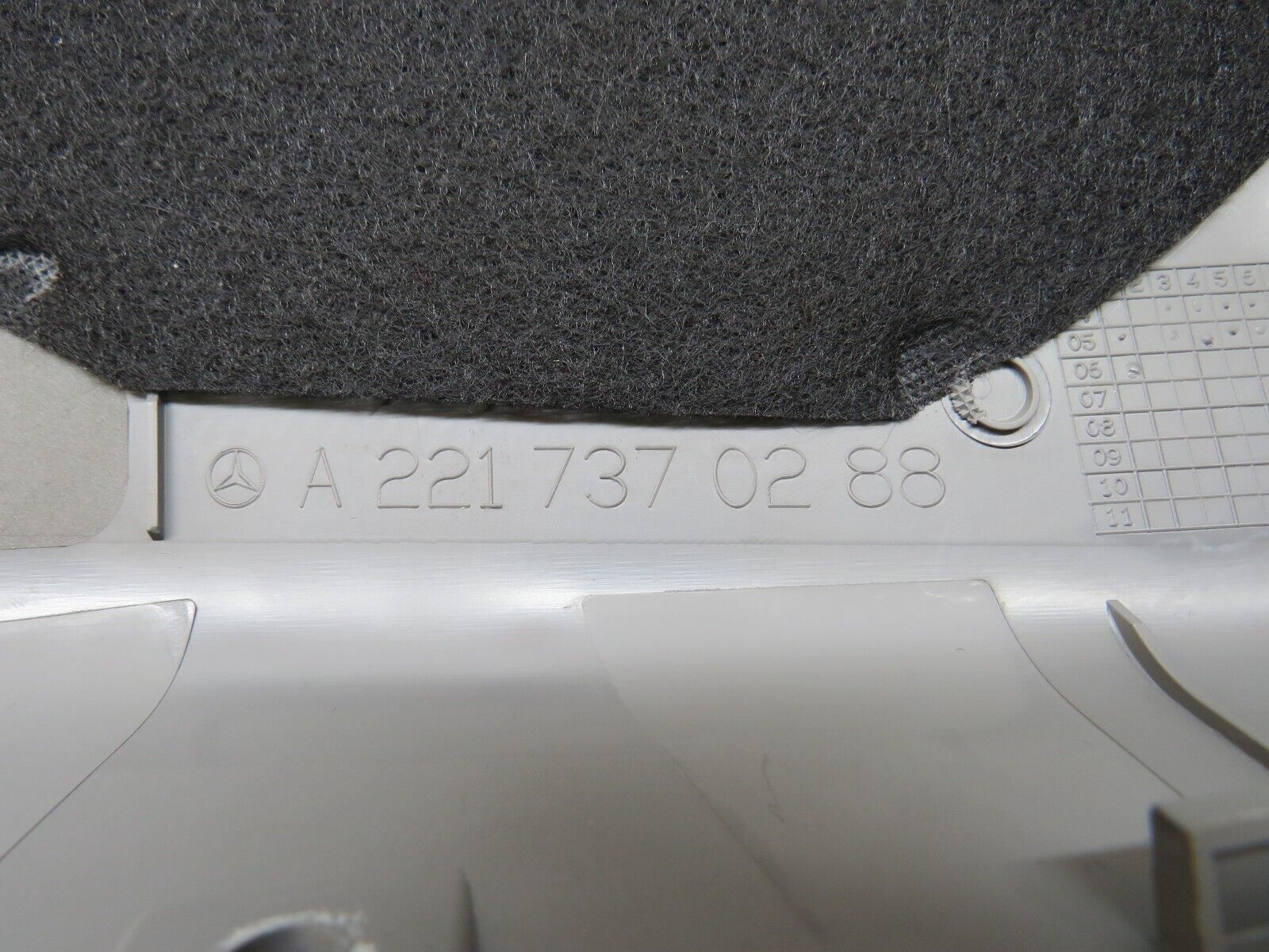 35205 Mercedes-Benz W221 Rear Door Speaker Right Side Grey 2217370288