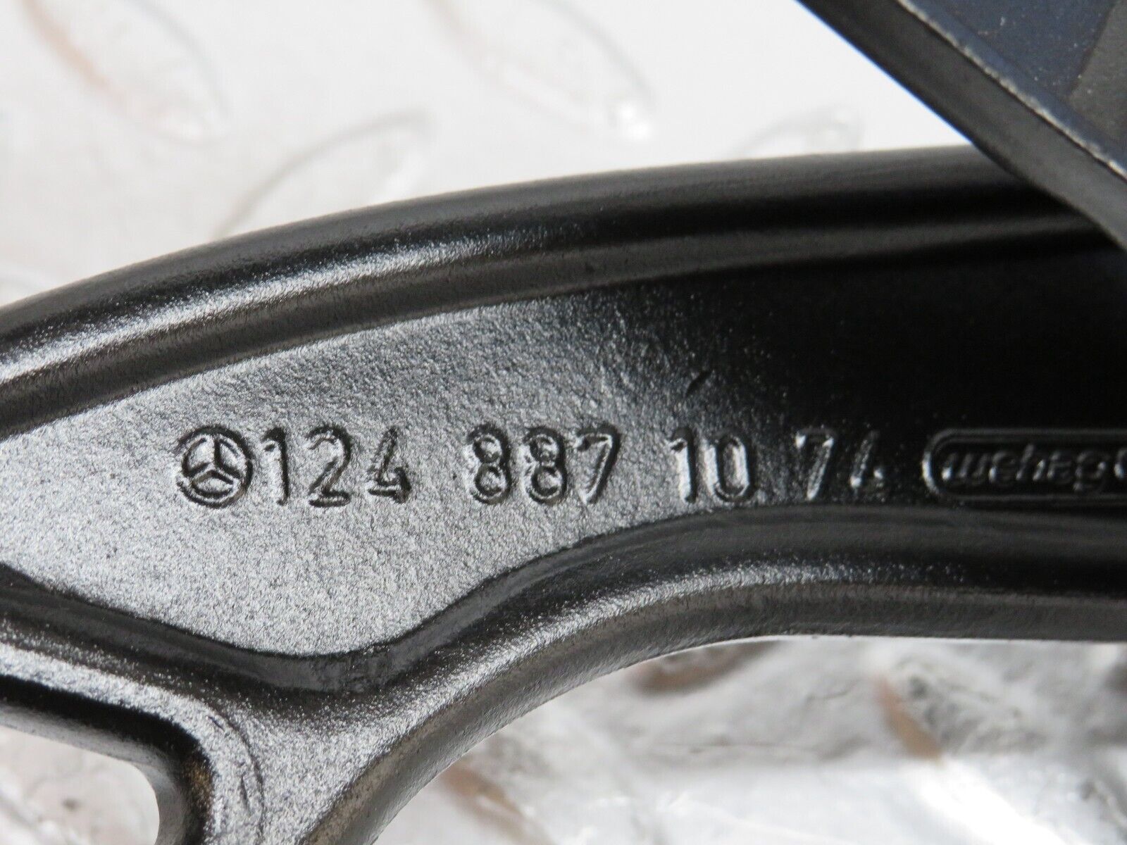 32526 Mercedes-Benz S124 300TE Wagon Bonnet Hinge Right 1248870174