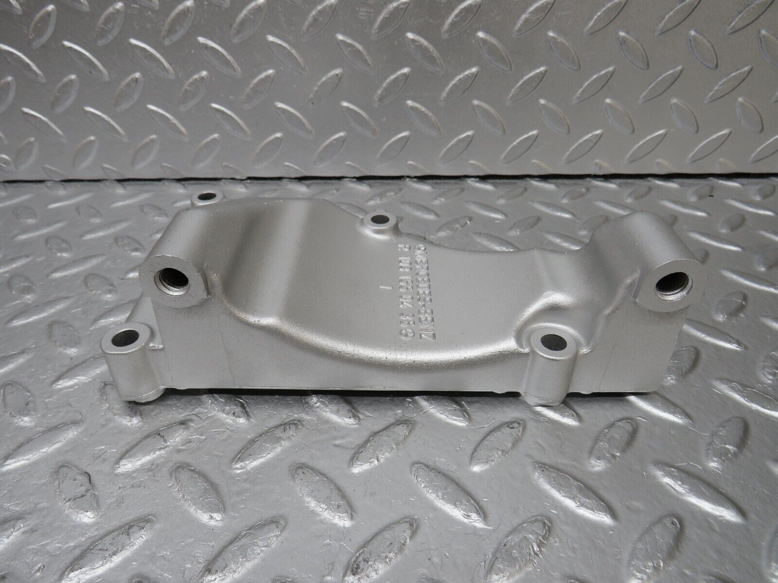 34686 Mercedes-Benz W124 260E Alternator Generator Mount Bracket 1031550435