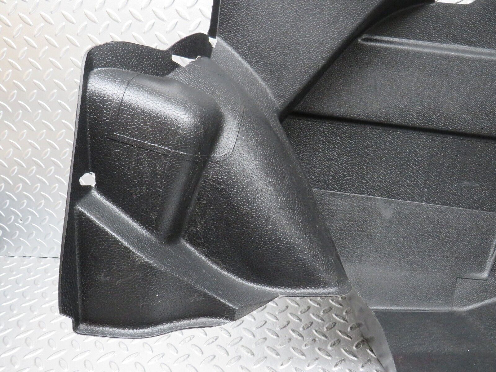 31902 Mercedes-Benz W201 190LE 1.8L Trunk Cover Panel Right Side 2016932433