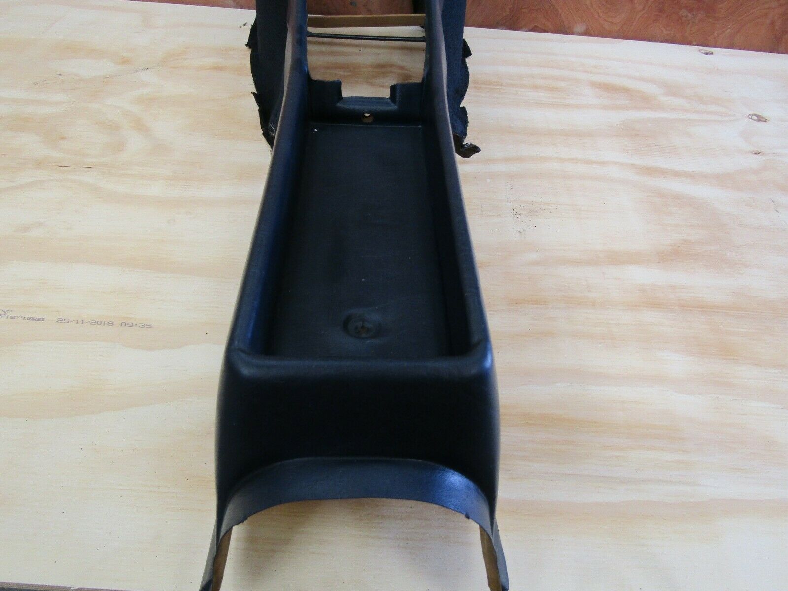 1344 Mercedes-Benz V123 240D LWB Centre Console Blue