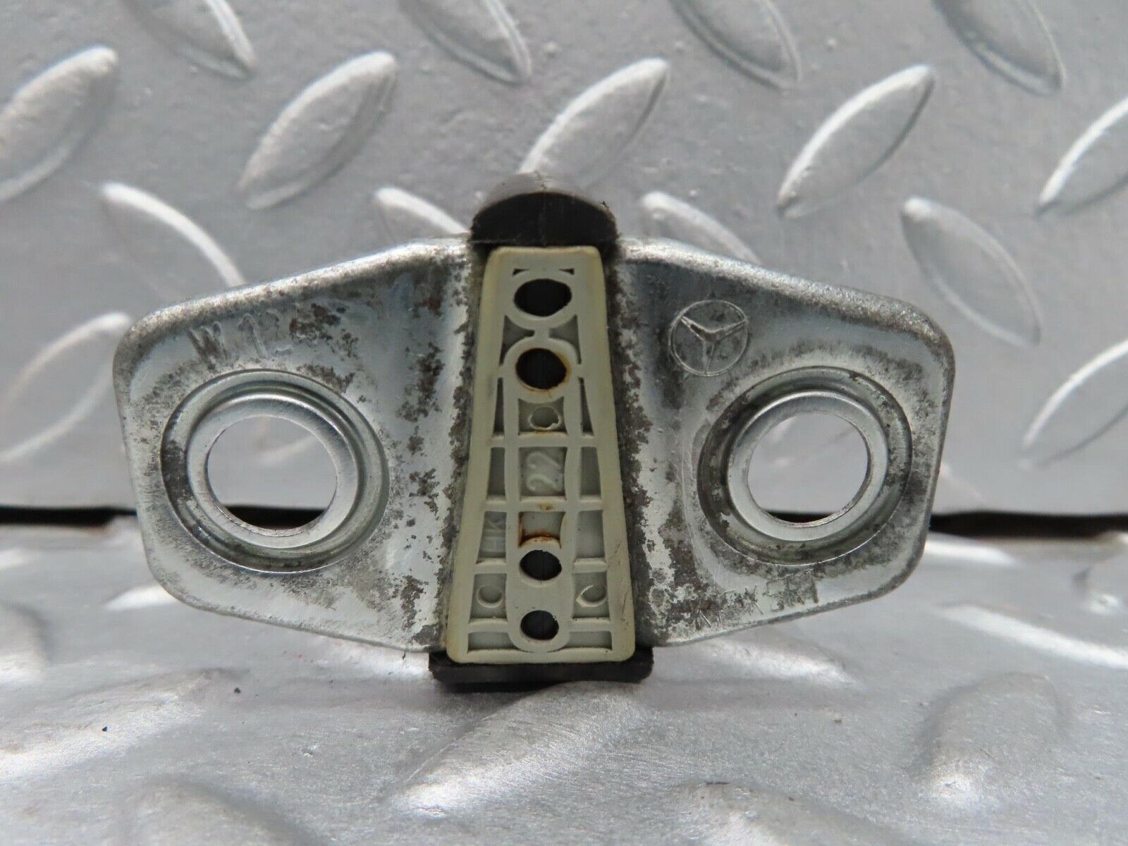 16453 Mercedes-Benz W124 260E Door Lock Latch