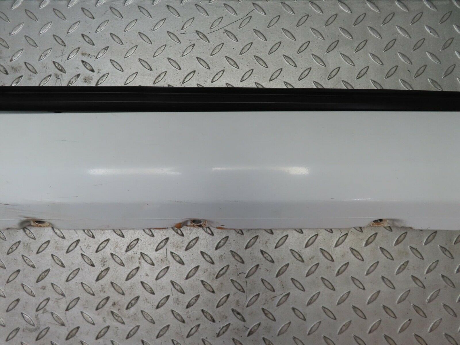 16507 Mercedes-Benz W124 260E Side Skirt Left Side