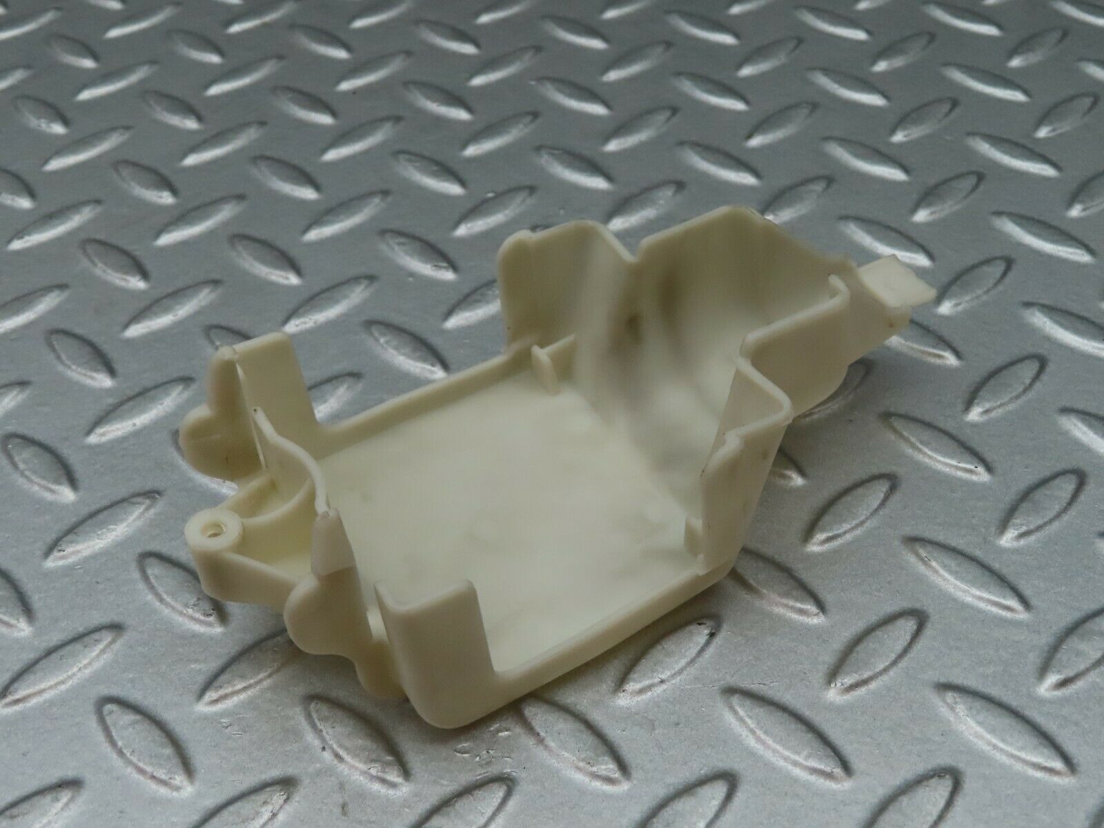 5319 Mercedes-Benz W124 230E Rear Door Lock Vacuum Actuator Cover 1248050590