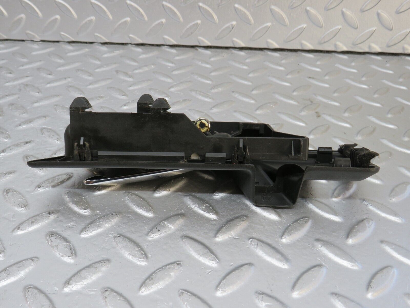 33909 Mercedes-Benz W124 260E Interior Door Handle Rear Left 1247600161