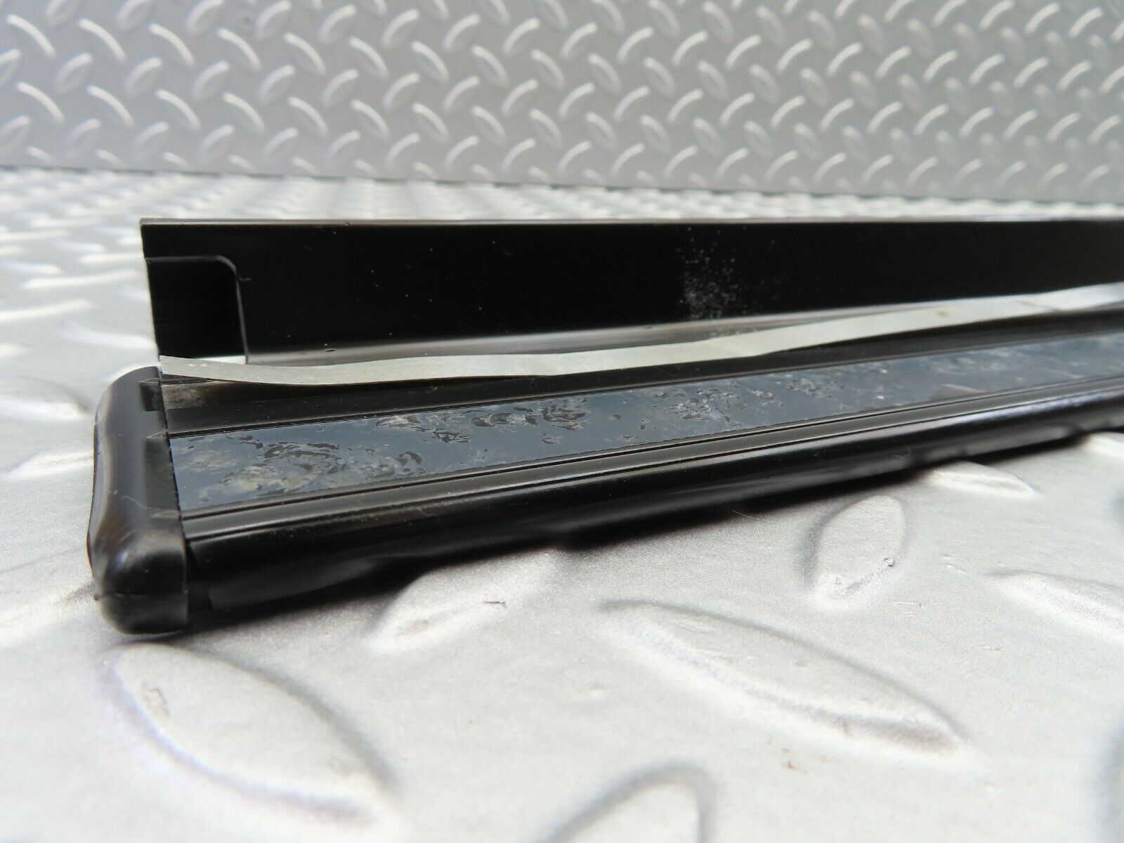 6548 Mercedes-Benz S124 E220 Wagon Front Right Door Sill Trim