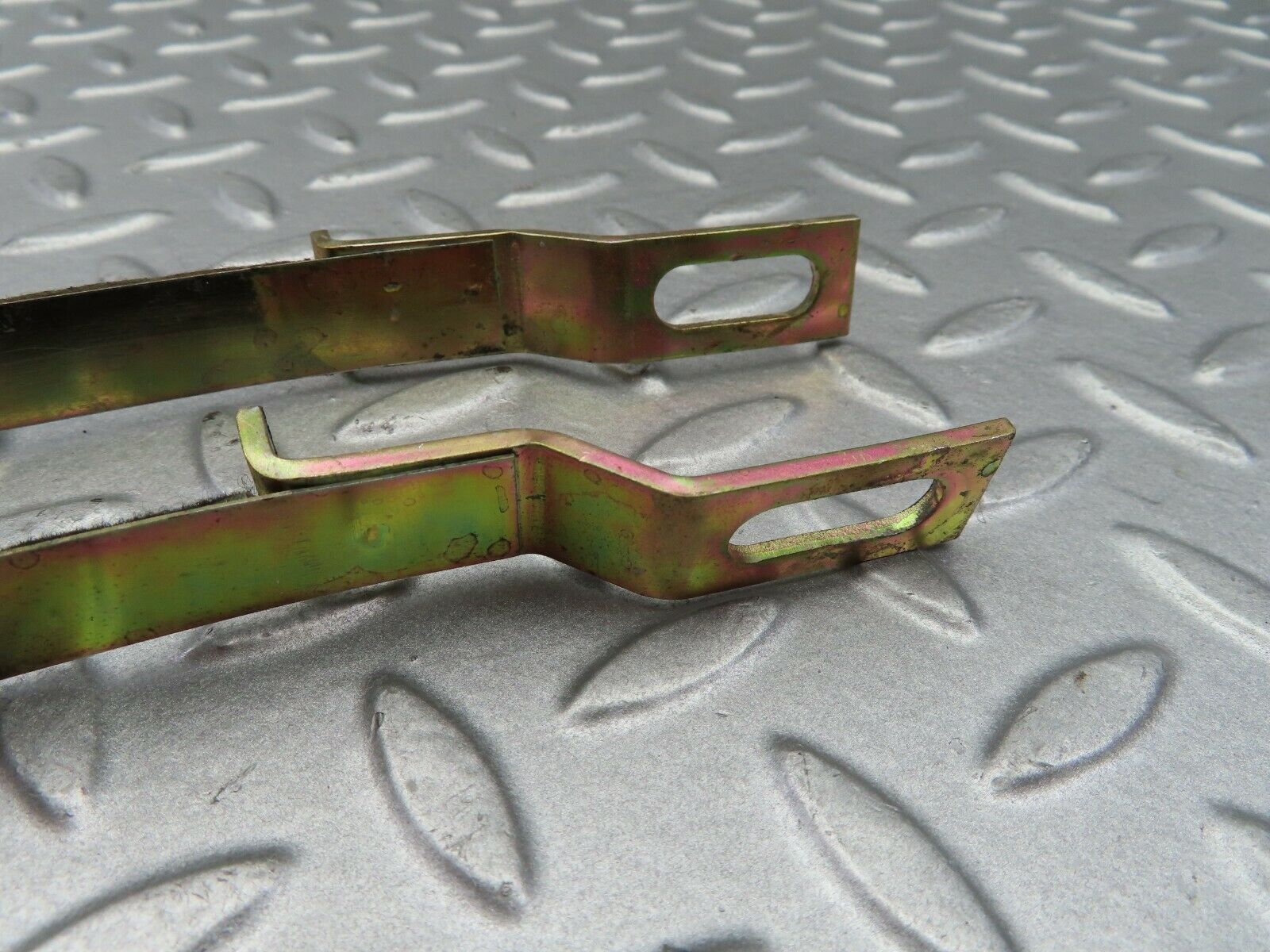 5920 Mercedes-Benz W123 200 Heater Box Holder Strap