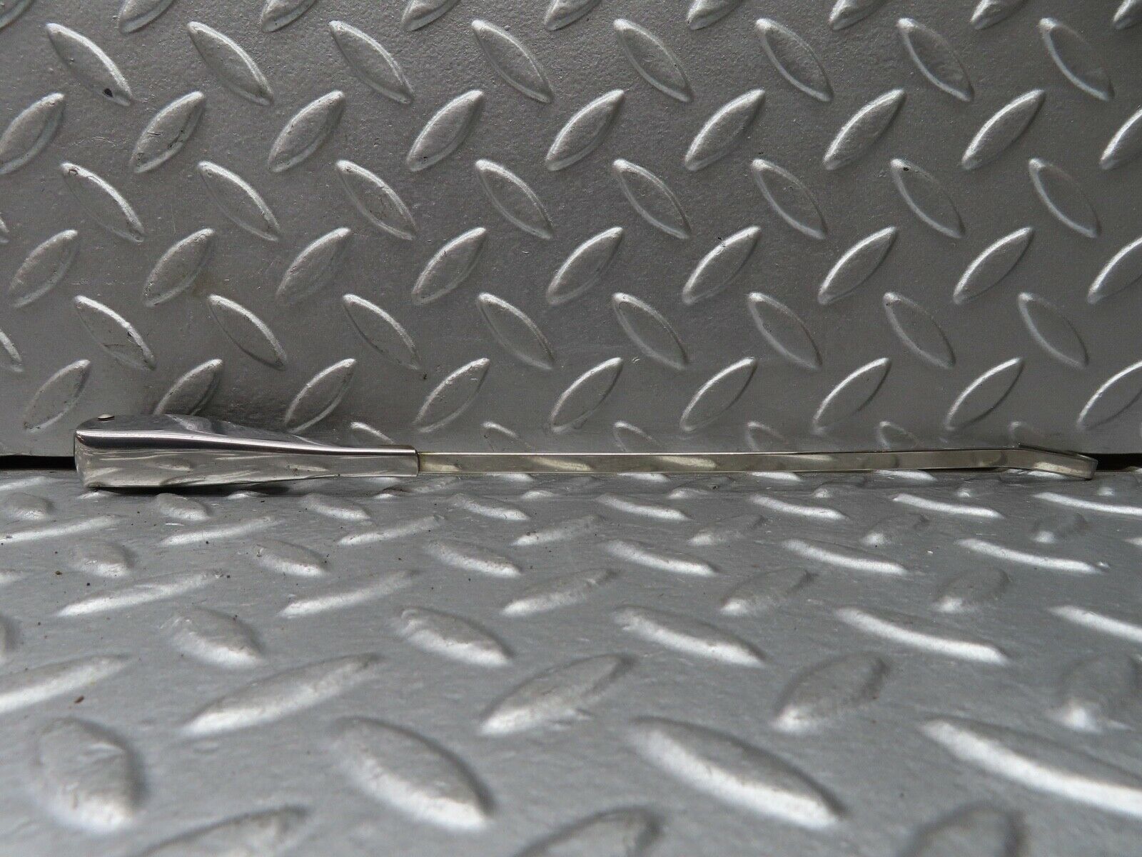 18674 Mercedes-Benz W120 W121 Ponton Wiper Arm