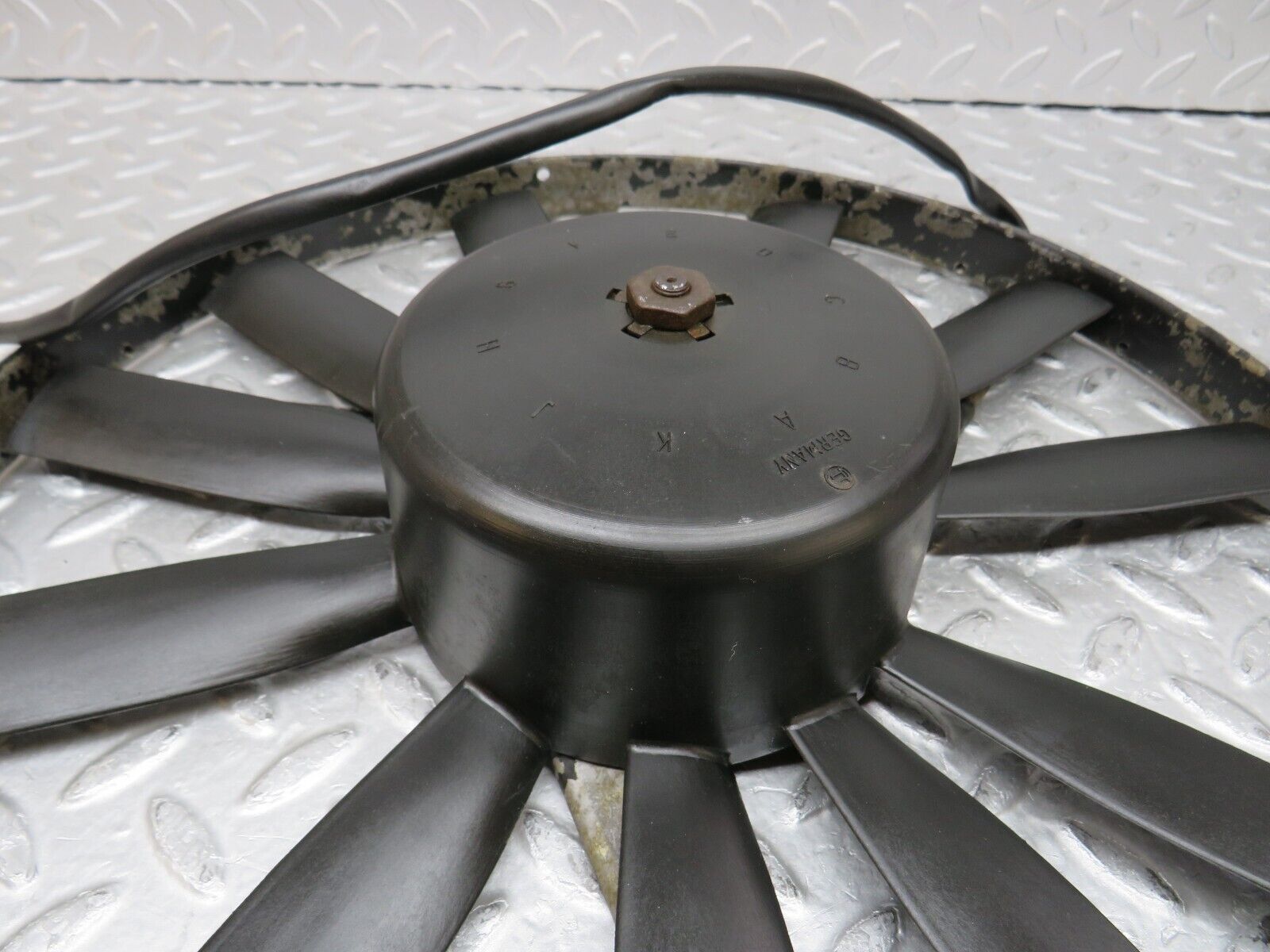 37152 Mercedes-Benz C126 420SEC Coupe Radiator Cooling Fan