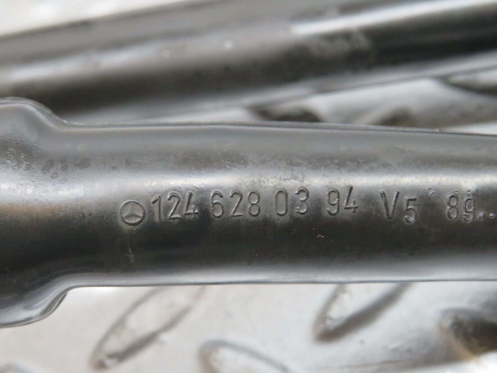 29387 Mercedes-Benz W124 260E Water Drain Hose Pair 1246280194 1246280394