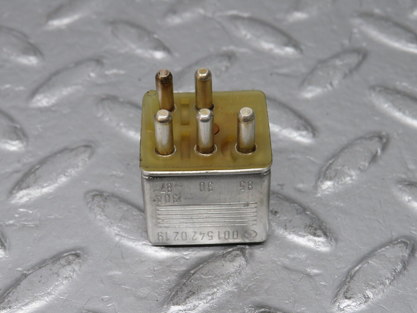 38536 Mercedes-Benz R129 280SL Coupe Multi Purpose Relay 0015420219