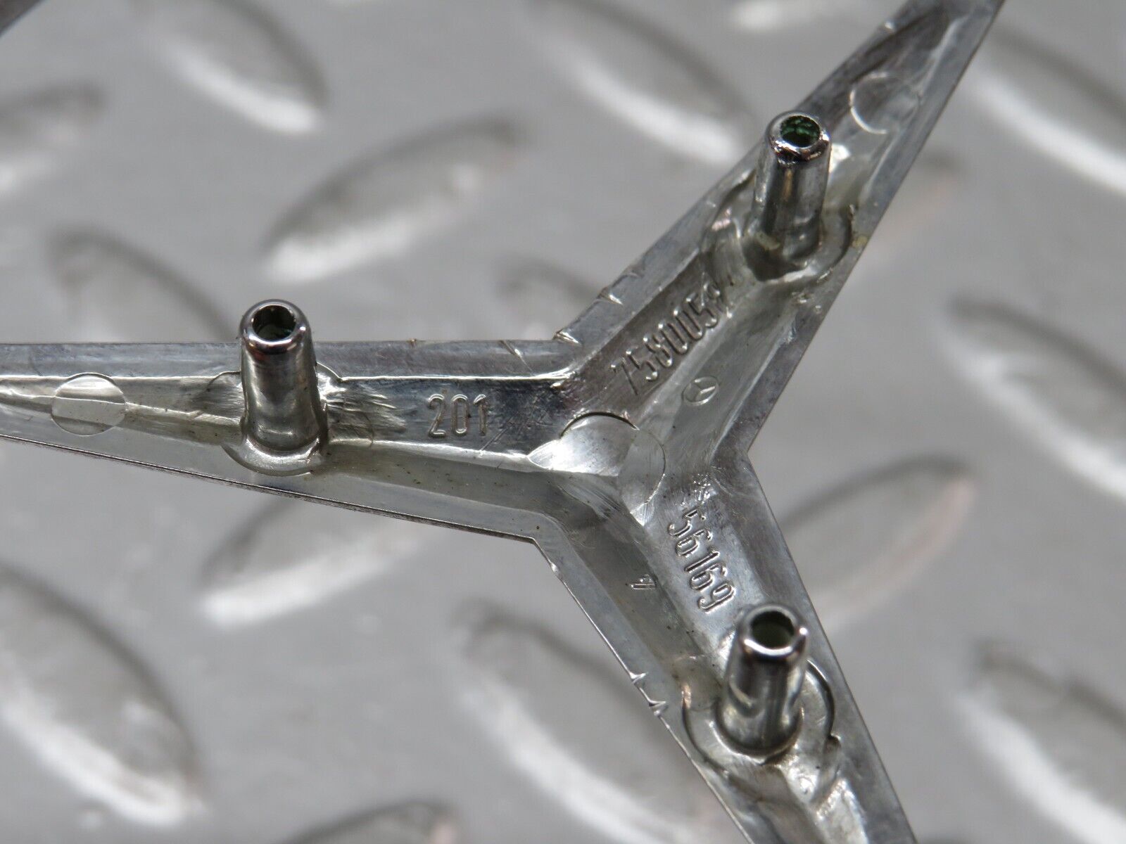 33963 Mercedes-Benz W124 260E Chrome Rear Emblem 2017580058