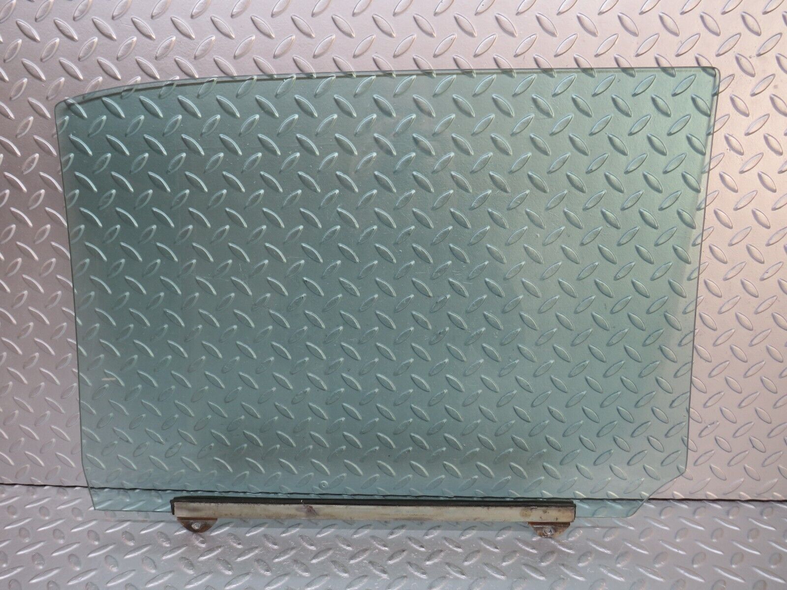 37513 Mercedes-Benz W109 300SEL Rear Left Door Window Glass