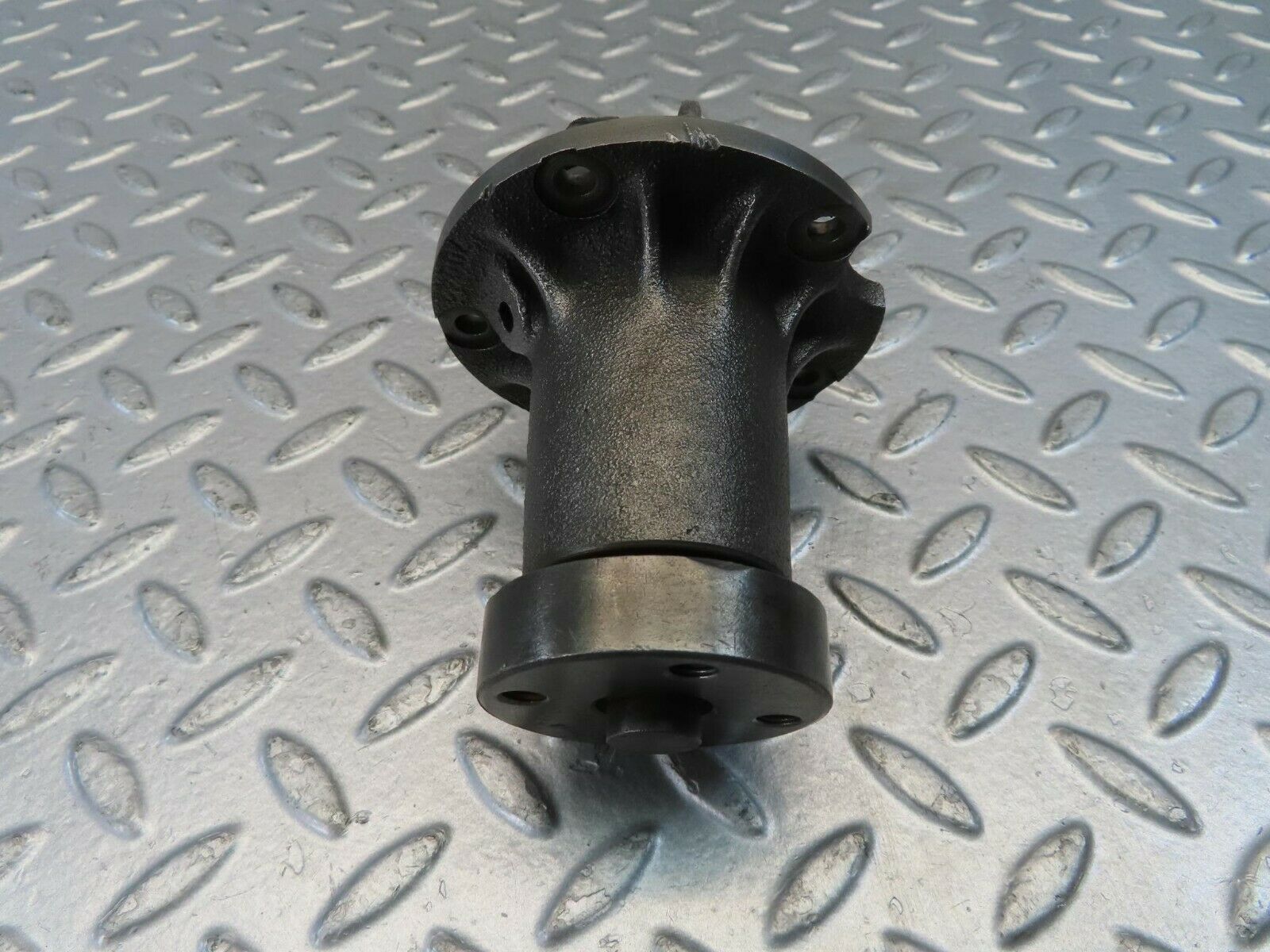 10956 Mercedes-Benz W115 220D Water Pump