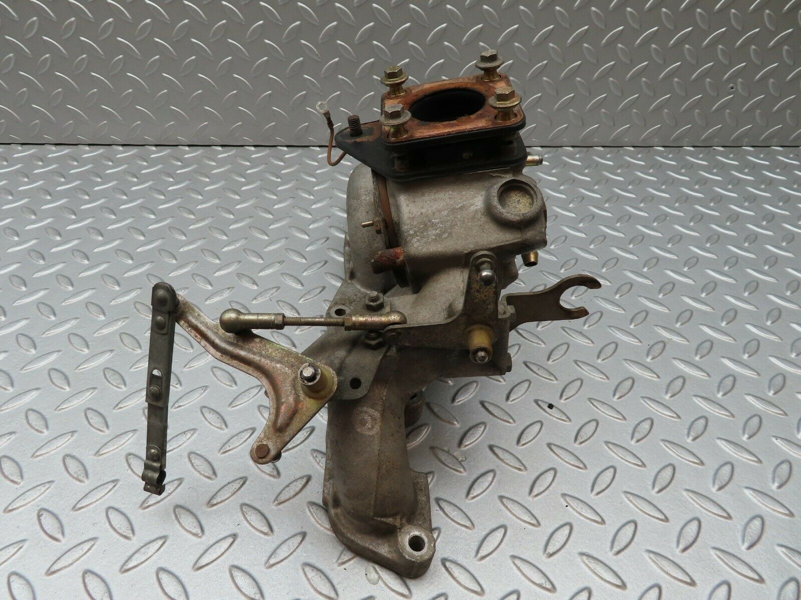 3961 Mercedes-Benz S123 200T Wagon Intake Manifold 1021411601