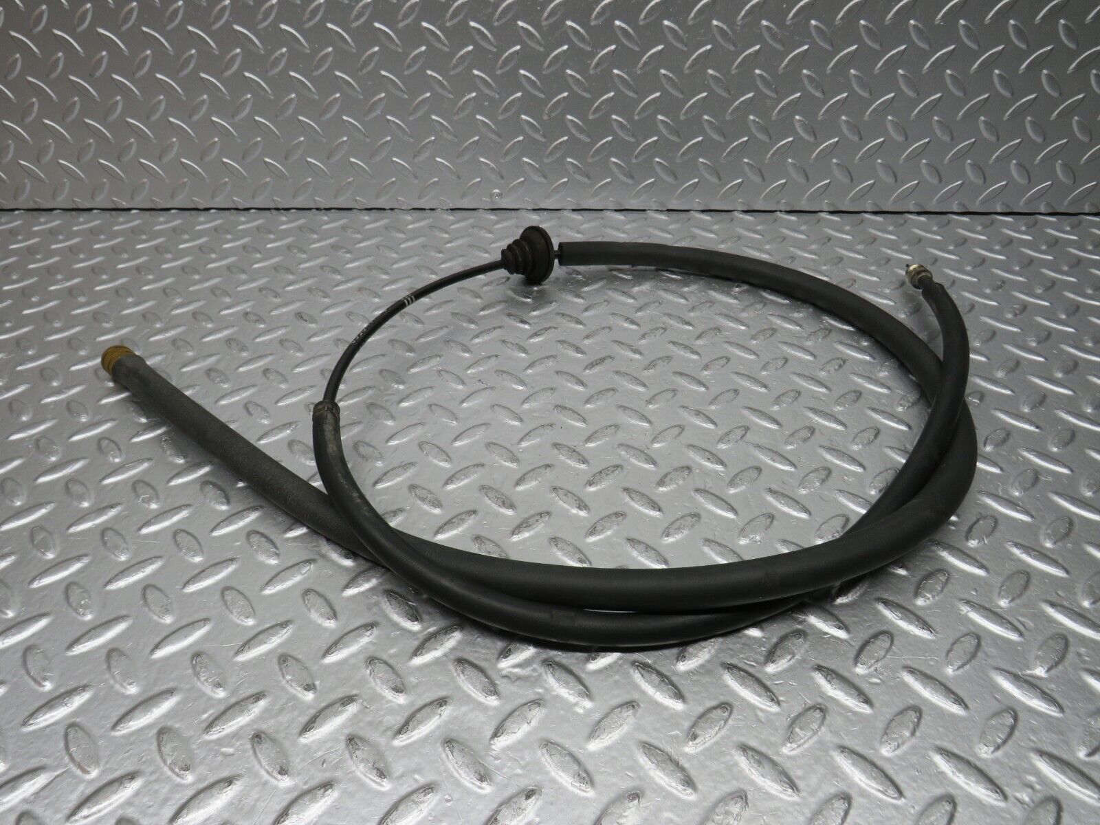 30526 Mercedes-Benz W124 230E Speedometer Cable 1245400568 For Automatic Gearbox