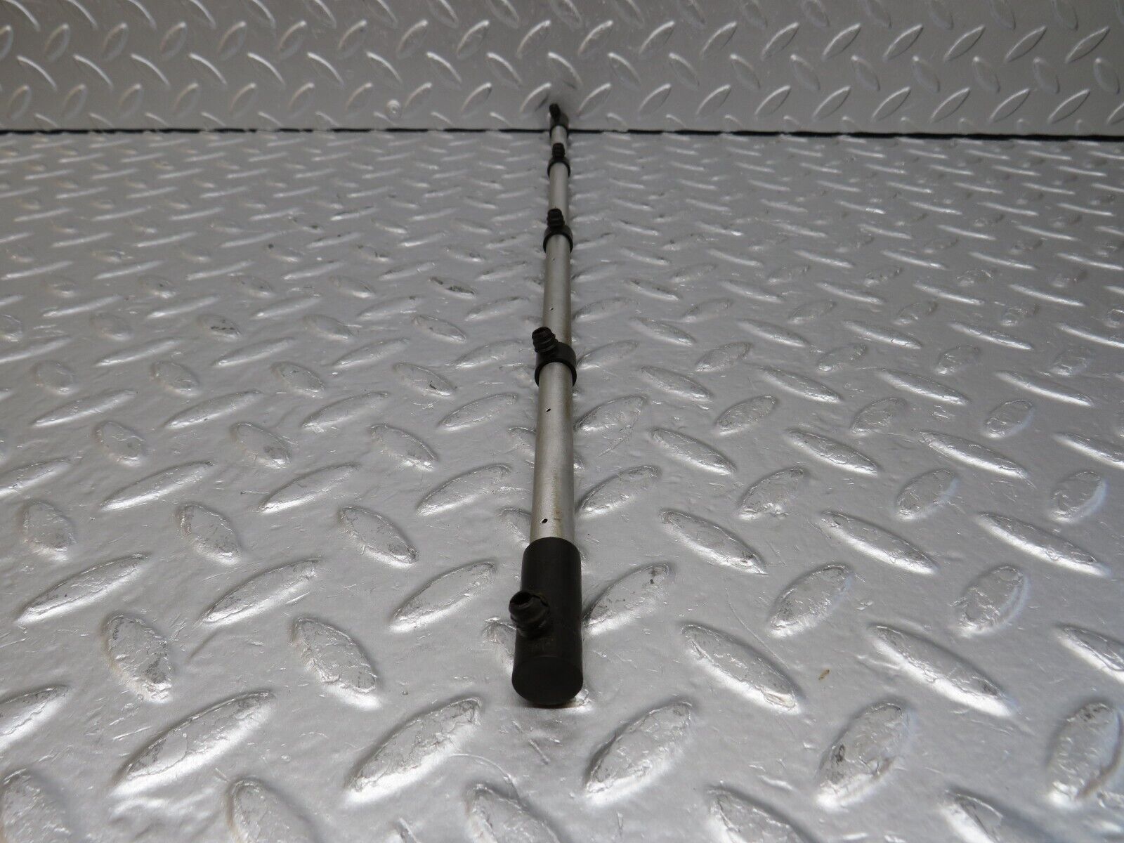 34549 Mercedes-Benz C126 380SEC Coupe Camshaft Oil Tube