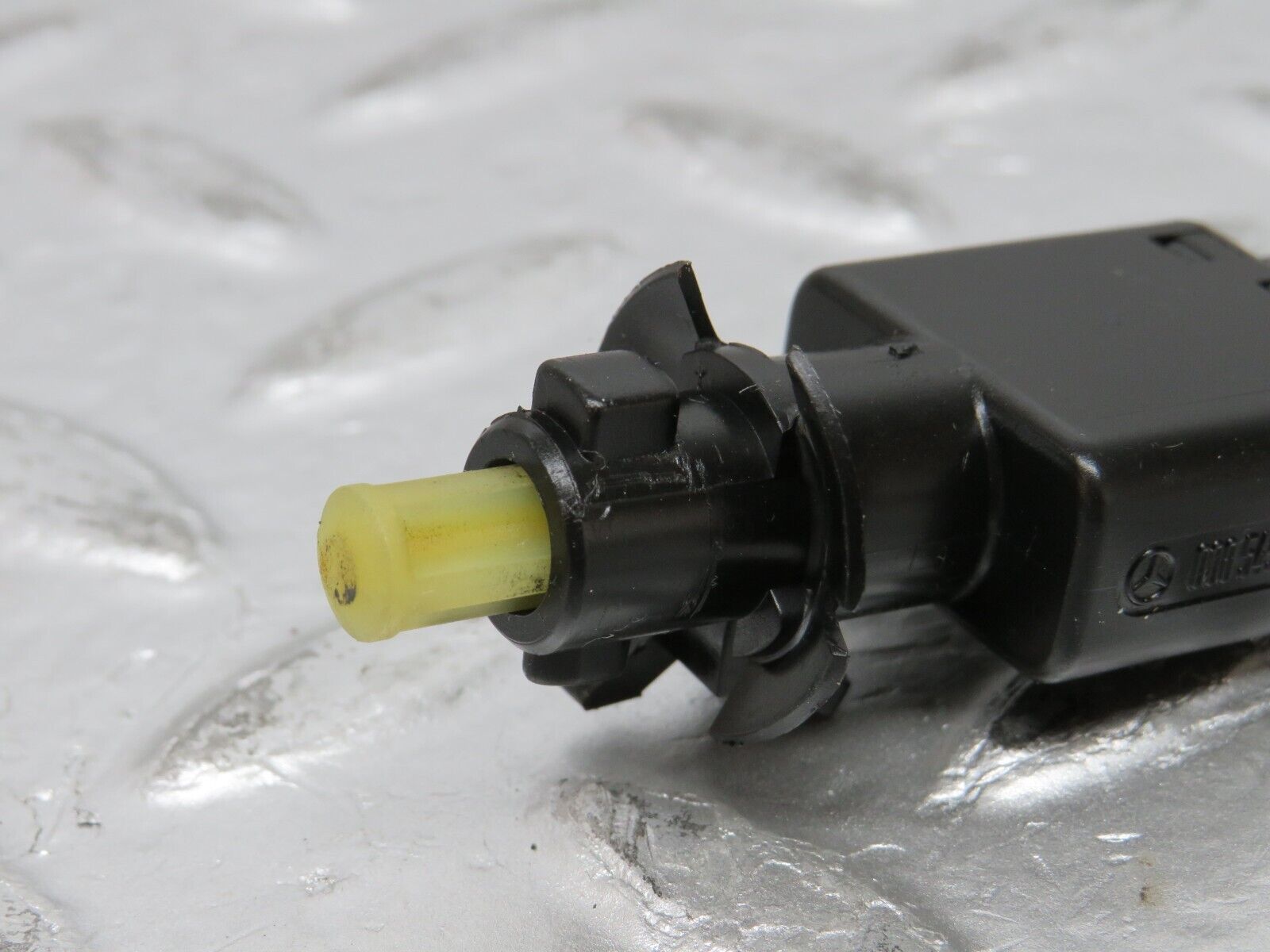 31788 Mercedes-Benz W201 190LE 1.8L Glove Box Light