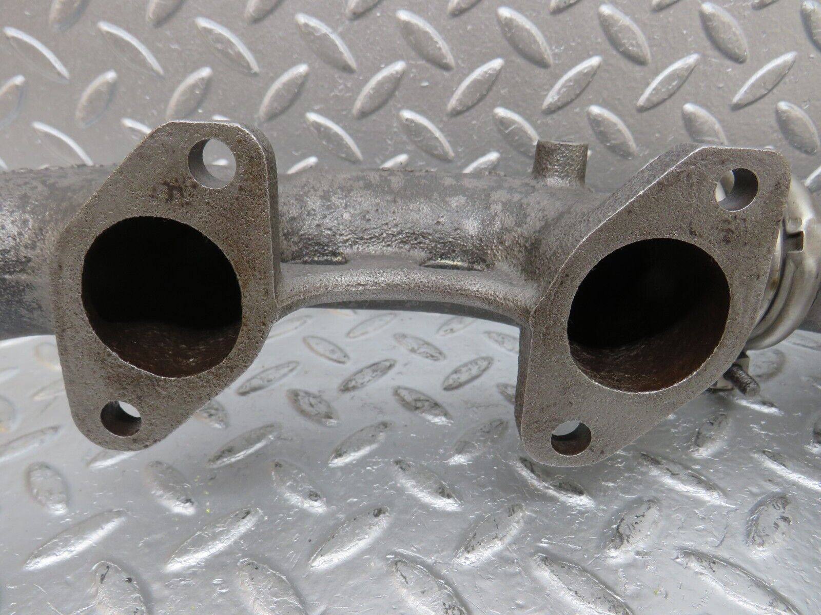 33127 Mercedes-Benz W126 380 V8 Exhaust Manifold Left 1161422302 1161422902