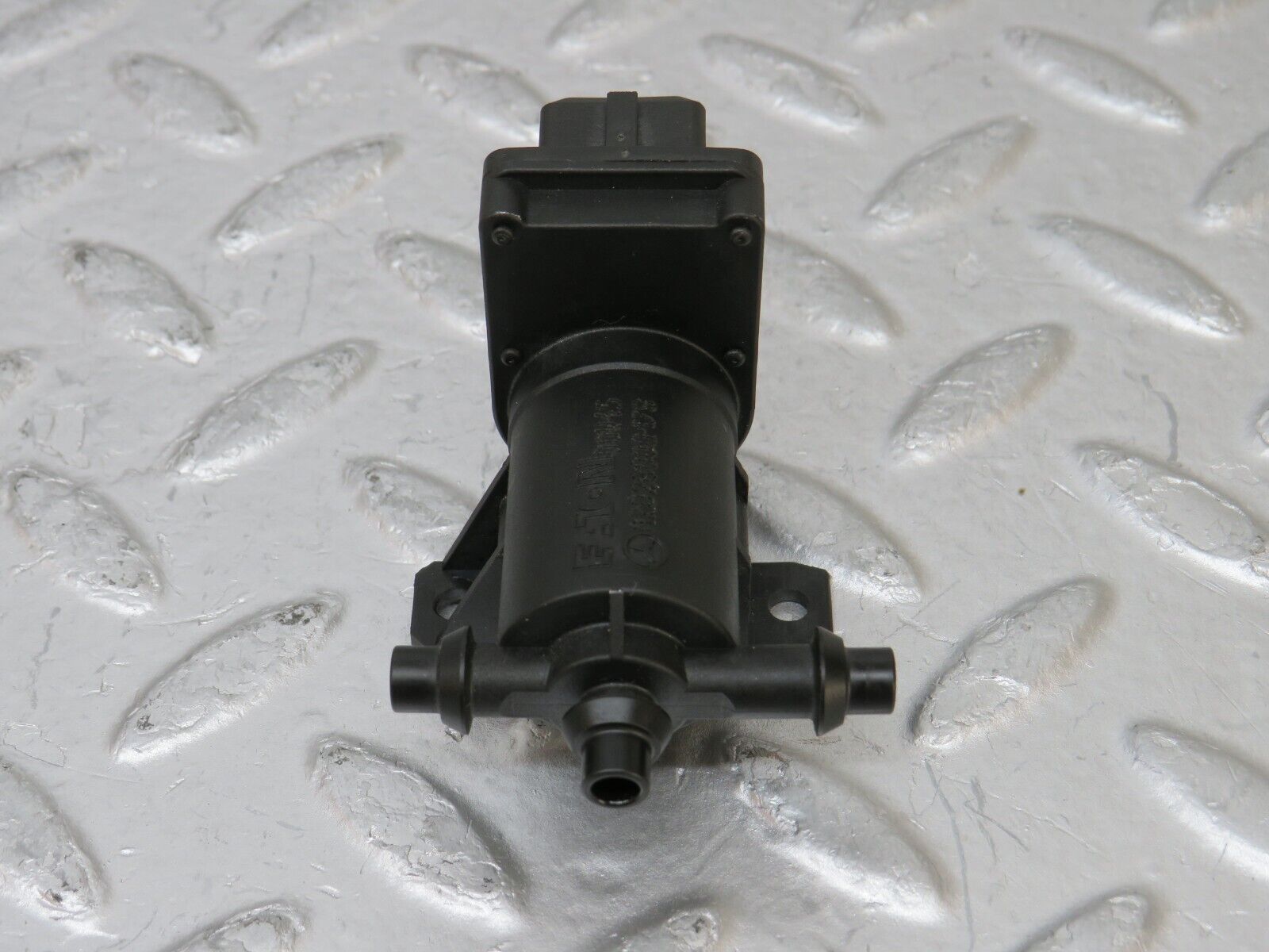 34888 Mercedes-Benz W210 320E Heater Control Vacuum Valve 2028000178