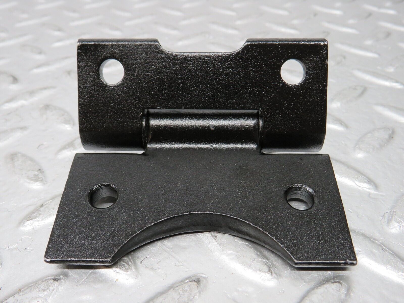 26868 Mercedes-Benz W123 240D Door Hinge Pair 1237200037