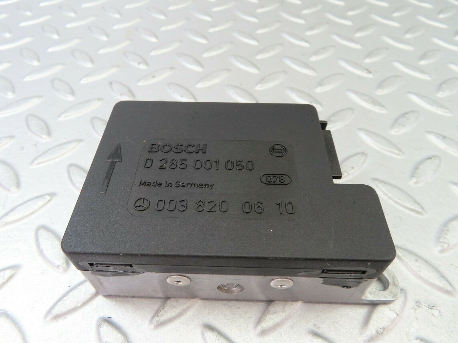 7656 Mercedes-Benz S123 230TE Wagon Crash Sensor Bosch 0038200610