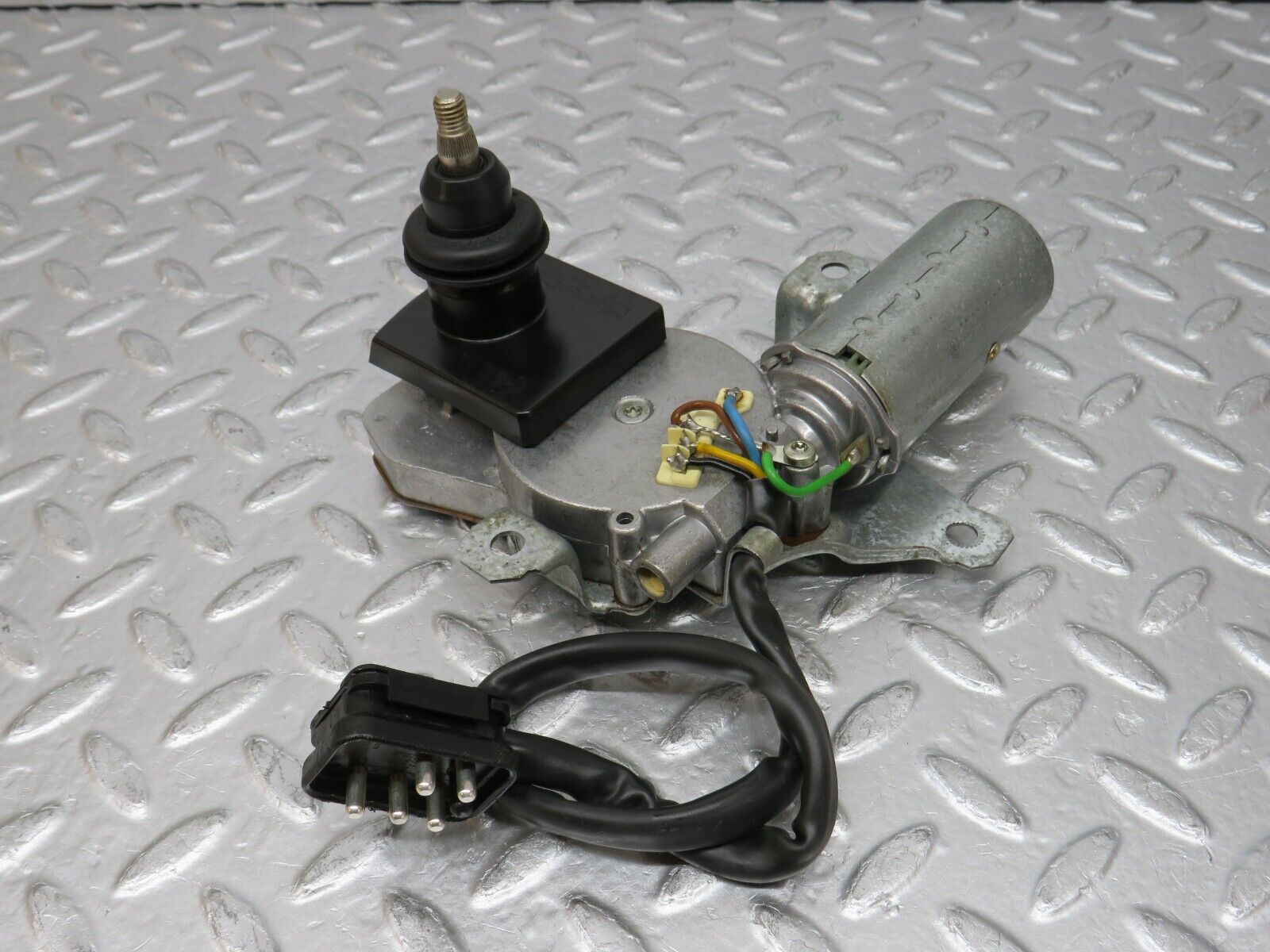 32432 Mercedes-Benz S124 300TE Wagon Rear Wiper Motor 0390201506 1248201242