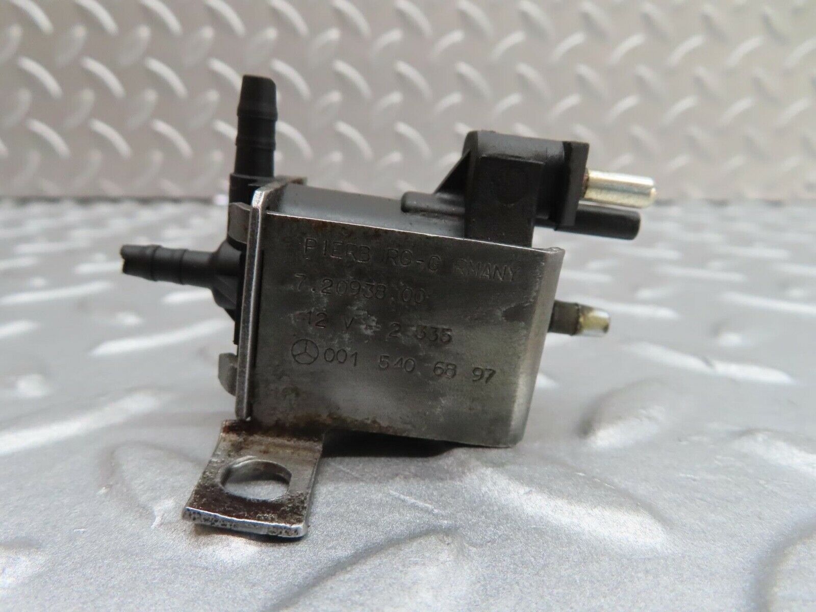 16124 Mercedes-Benz W123 280E Vacuum Solenoid 0015406897