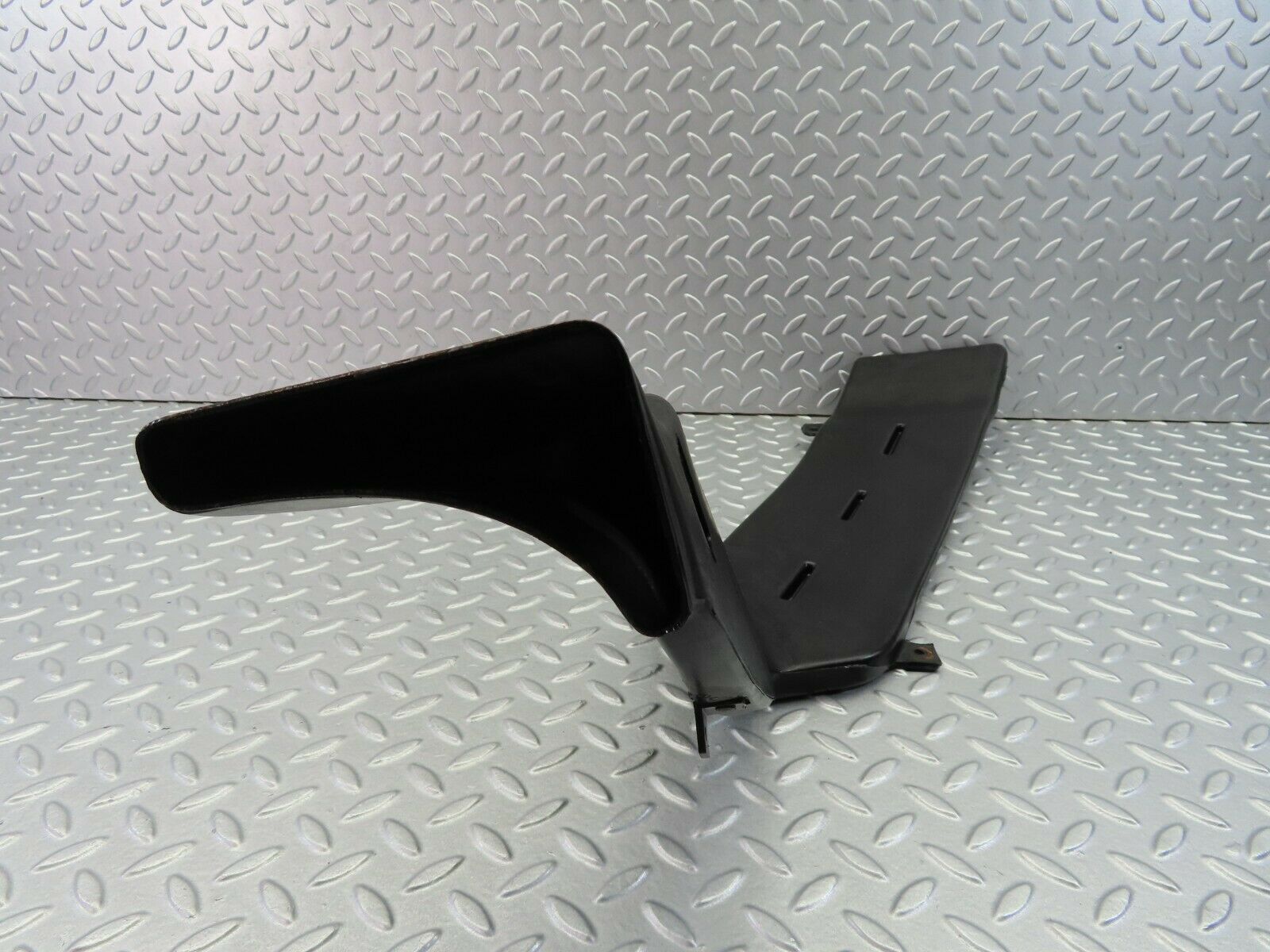 7825 Mercedes-Benz W115 220D Heater Air Duct Vent Left 1158310145