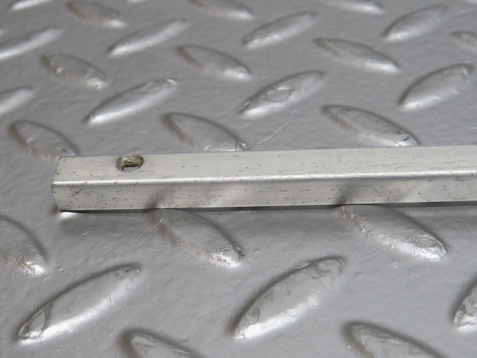 0489 Mercedes-Benz W123 230E Sunroof Chrome Trim