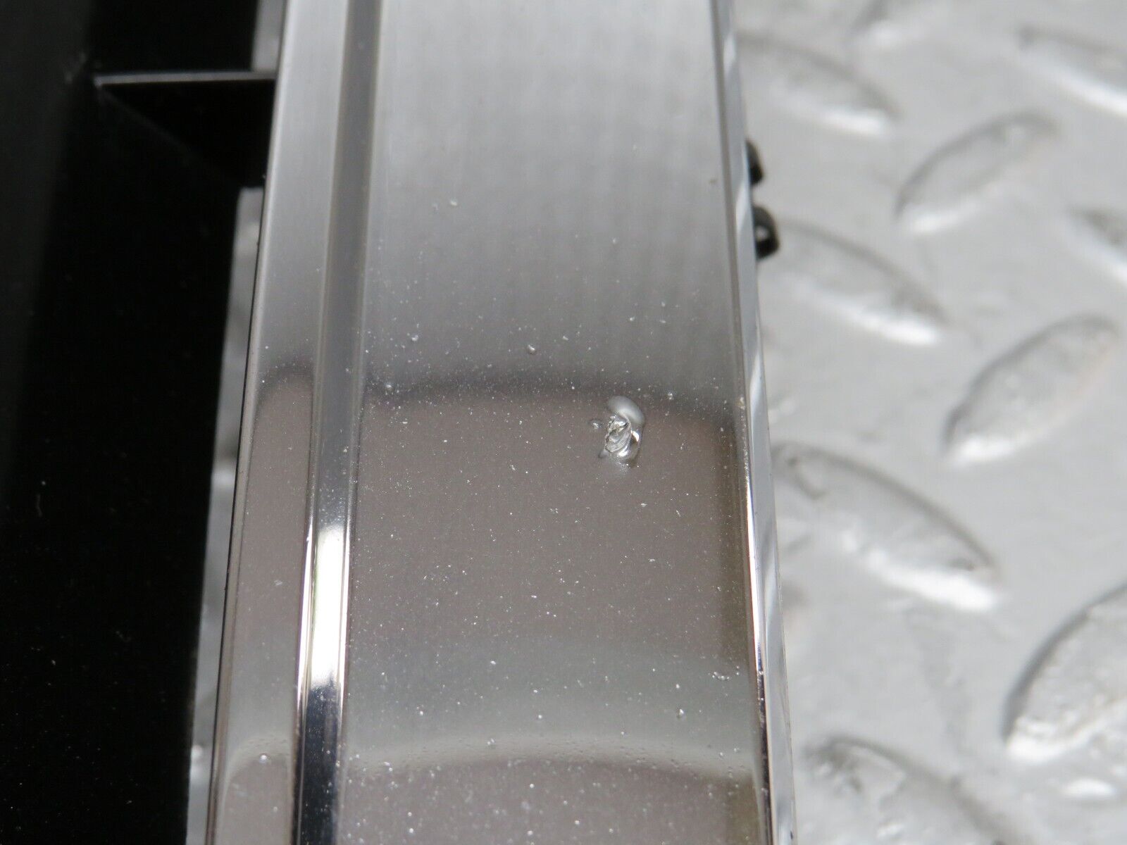 34813 Mercedes-Benz W210 320E Bonnet Chrome Grill 2108800683