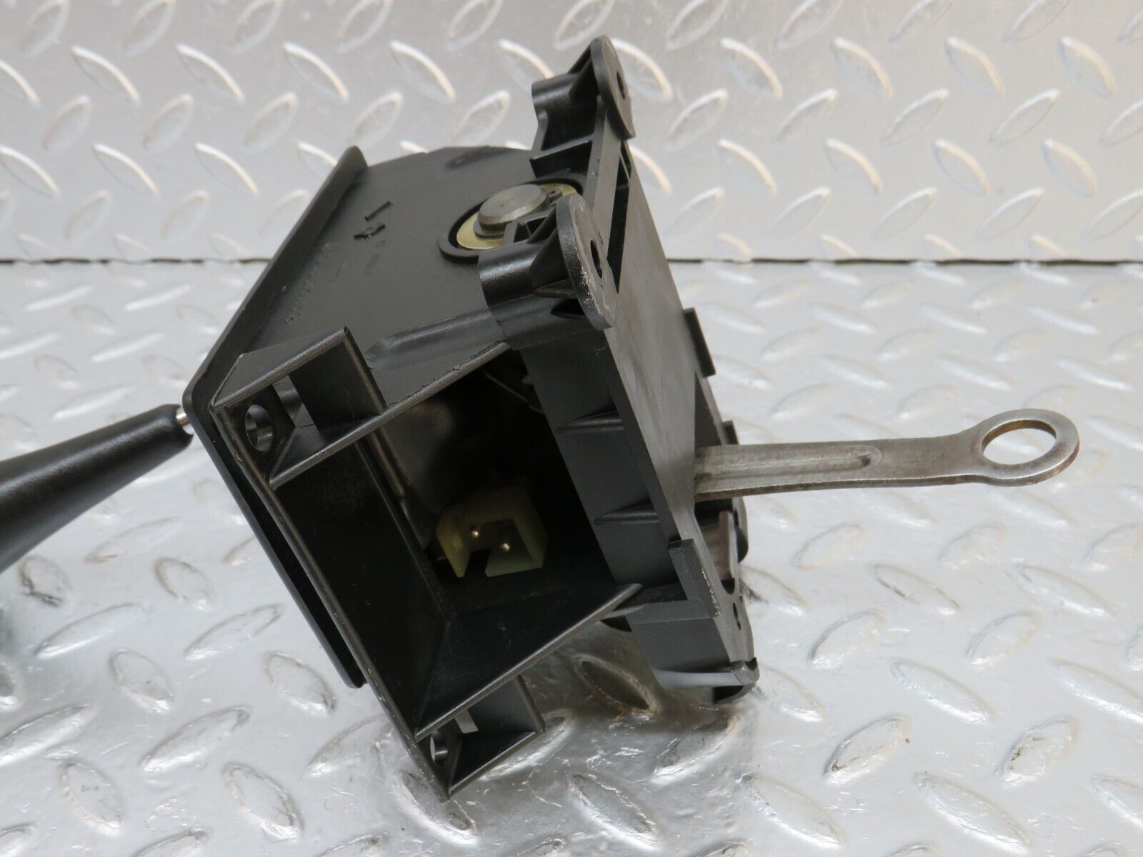 32518 Mercedes-Benz S124 300TE Wagon Automatic Gear Shift Selector 2012670905