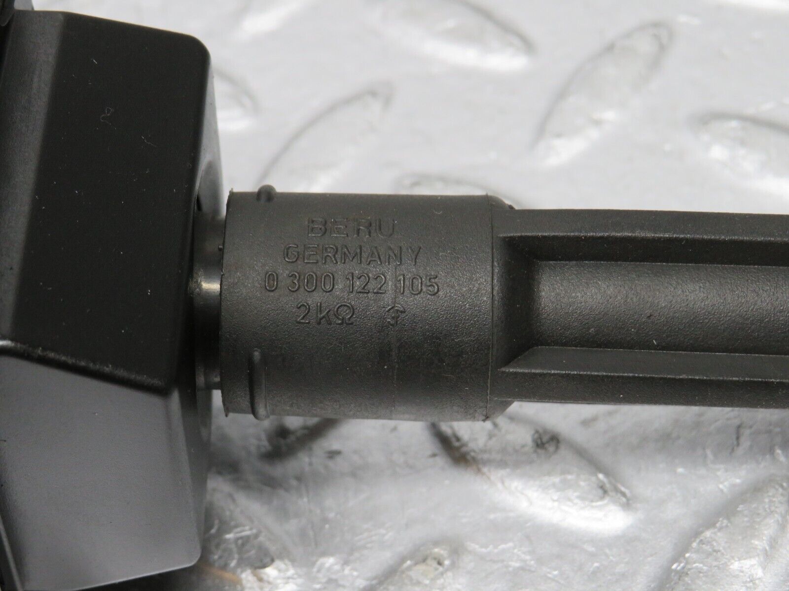 38345 Mercedes-Benz R129 280SL Coupe Ignition Coil Bosch 0221506444 0001587003 0001593642