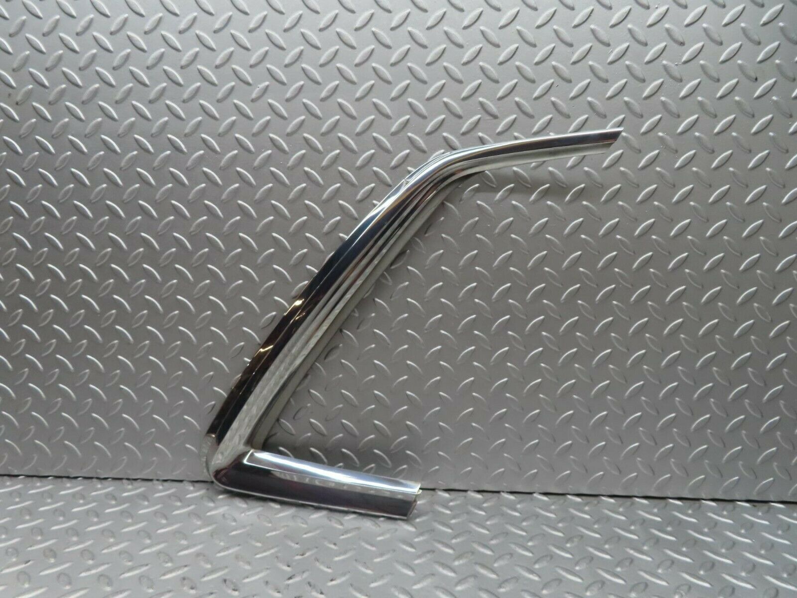 16588 Mercedes-Benz C107 380SLC Rear Right Quarter Window Chrome Frame