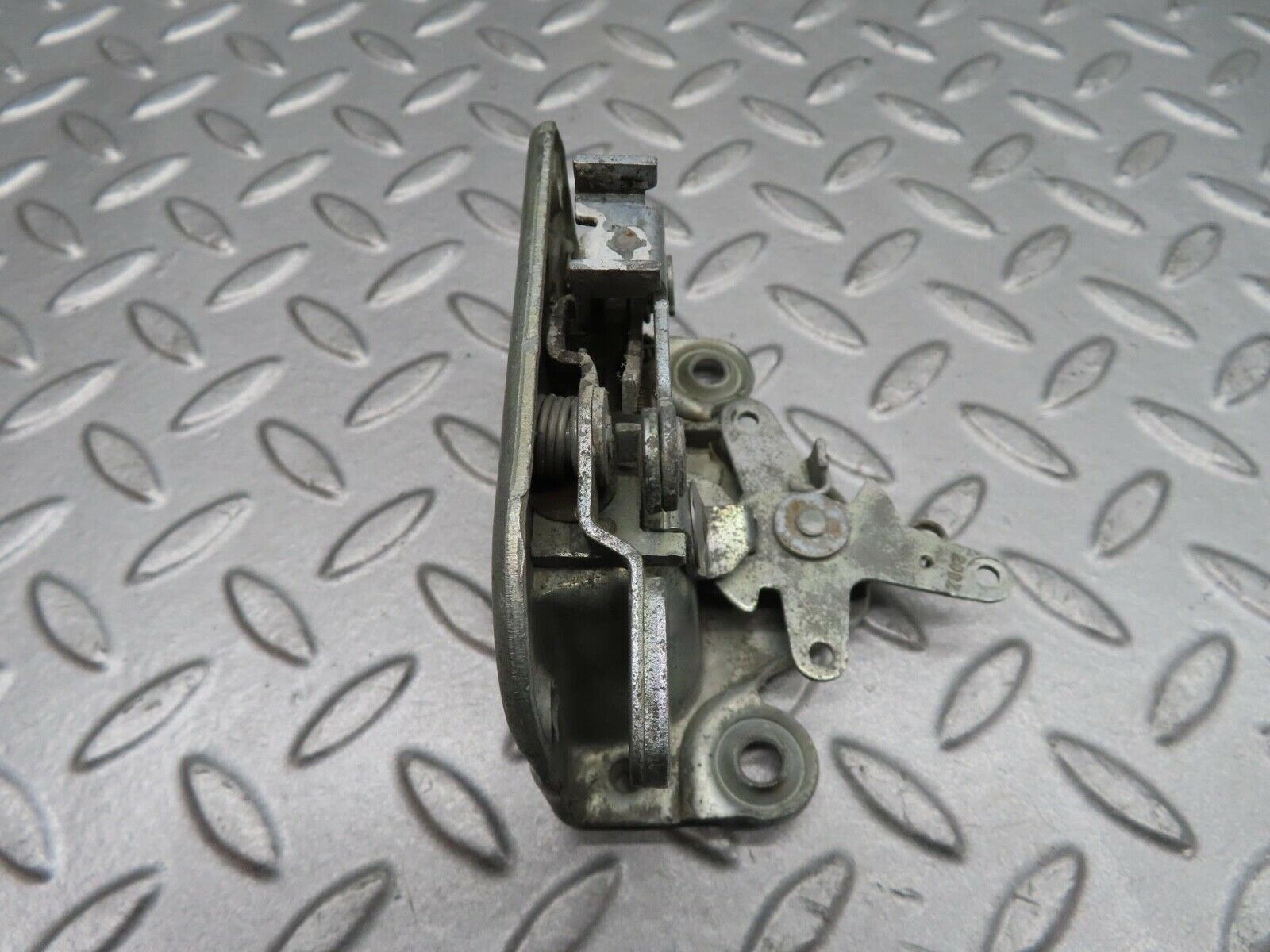 12286 Mercedes-Benz W108 280SE 3.5 Front Left Door Lock Mechanism
