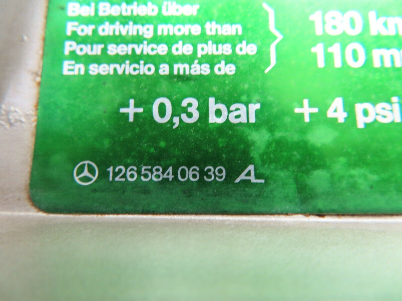 6169 Mercedes-Benz W126 380SE Fuel Tank Flap Cap 1265840639