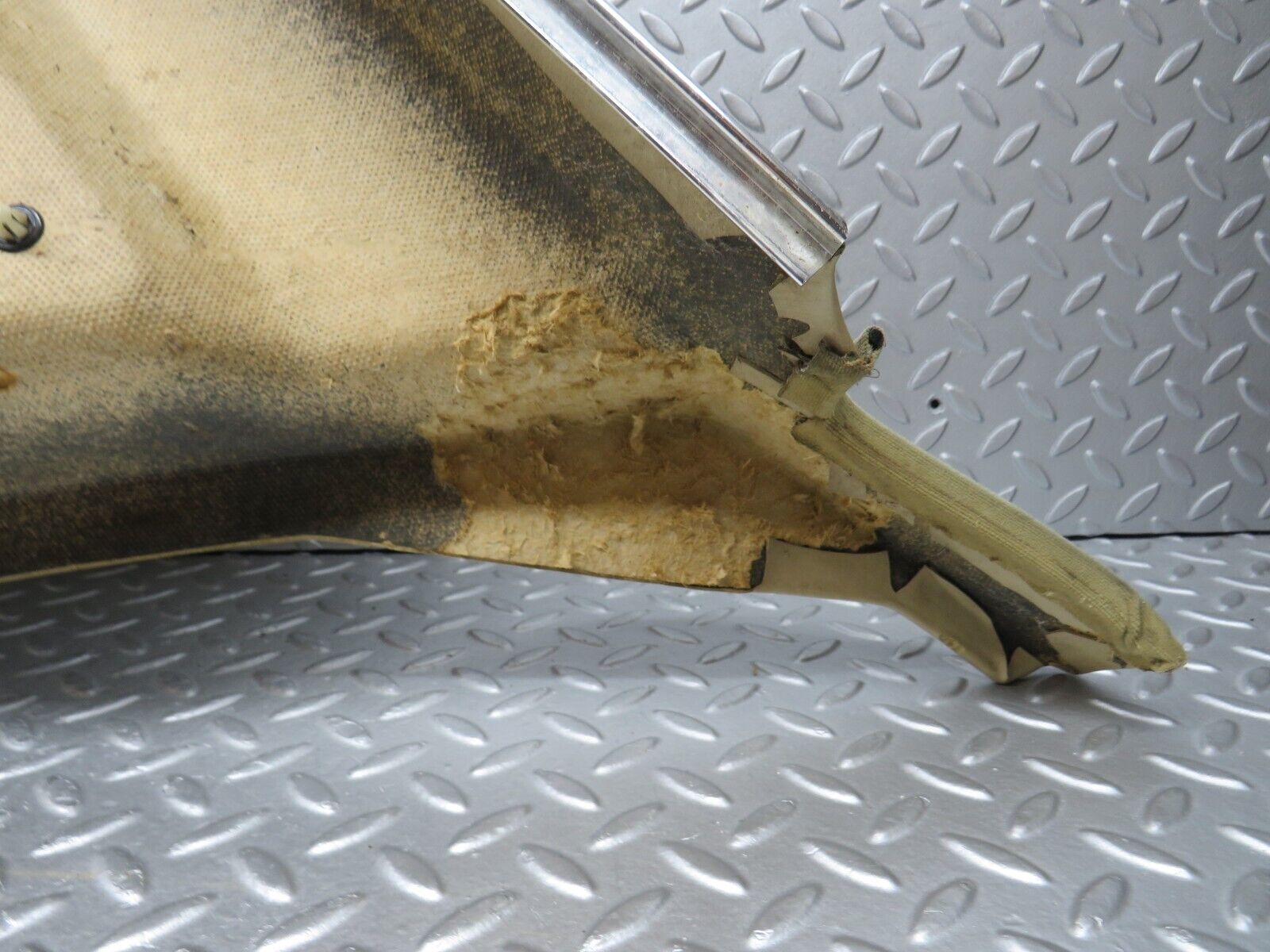 37072 Mercedes-Benz C126 420SEC Coupe Rear Left Card Panel Beige