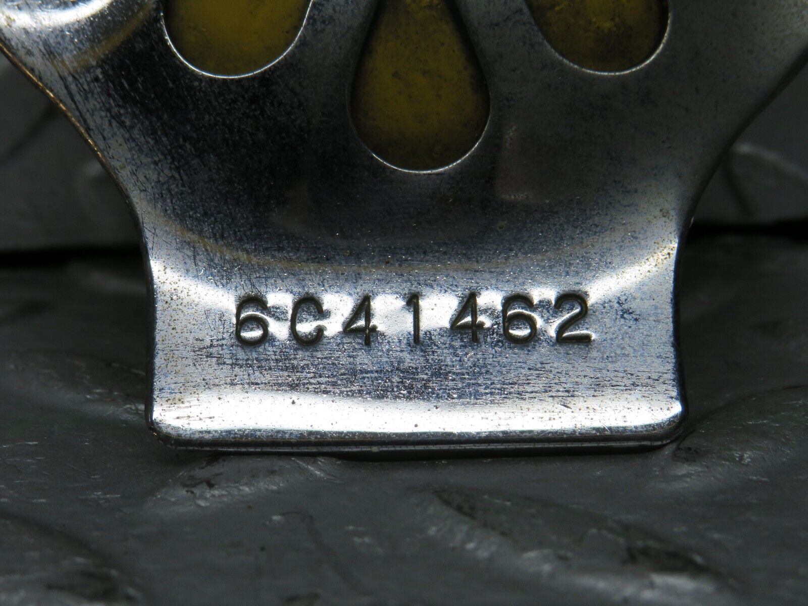 38172 AA / The Automobile Association Vintage Membership Badge 6C41462 (1962/63)