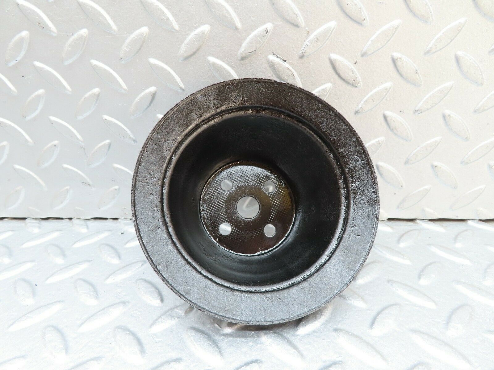 17988 Mercedes-Benz W123 200 Water Pump Pulley